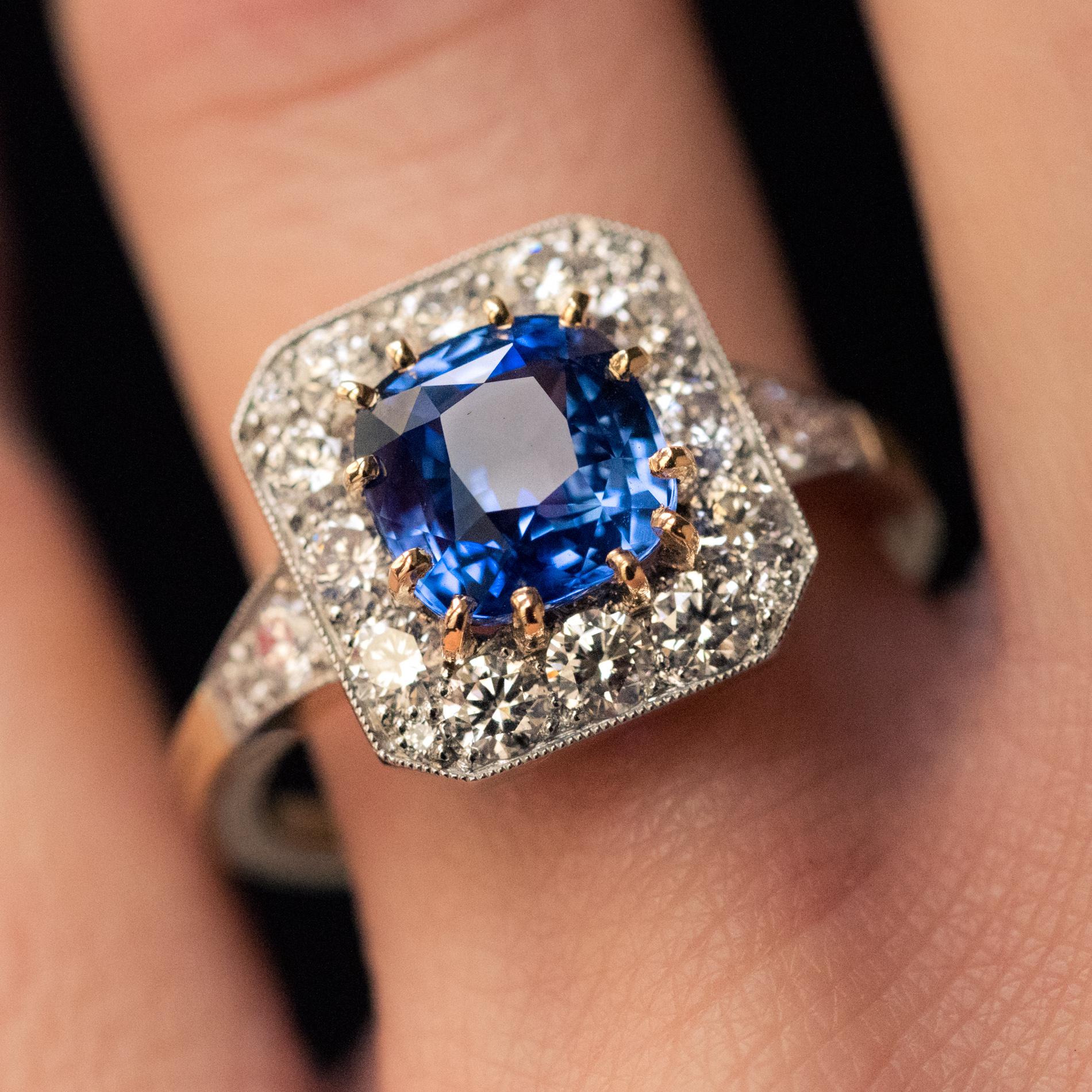 Modern 2.56 Blue Sapphire Diamonds 18 Karat Yellow Gold Octogonal Ring 1