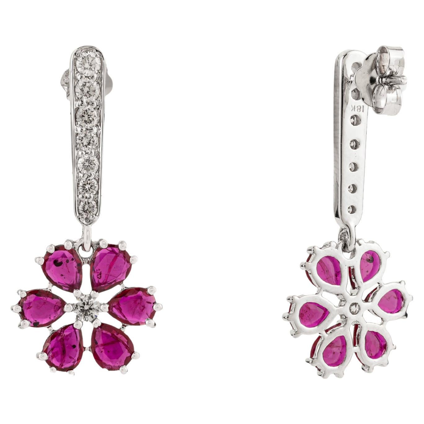 Modern 2.56 Ct Floral Ruby and Diamond Drop Earrings for Her in 18k White Gold im Angebot