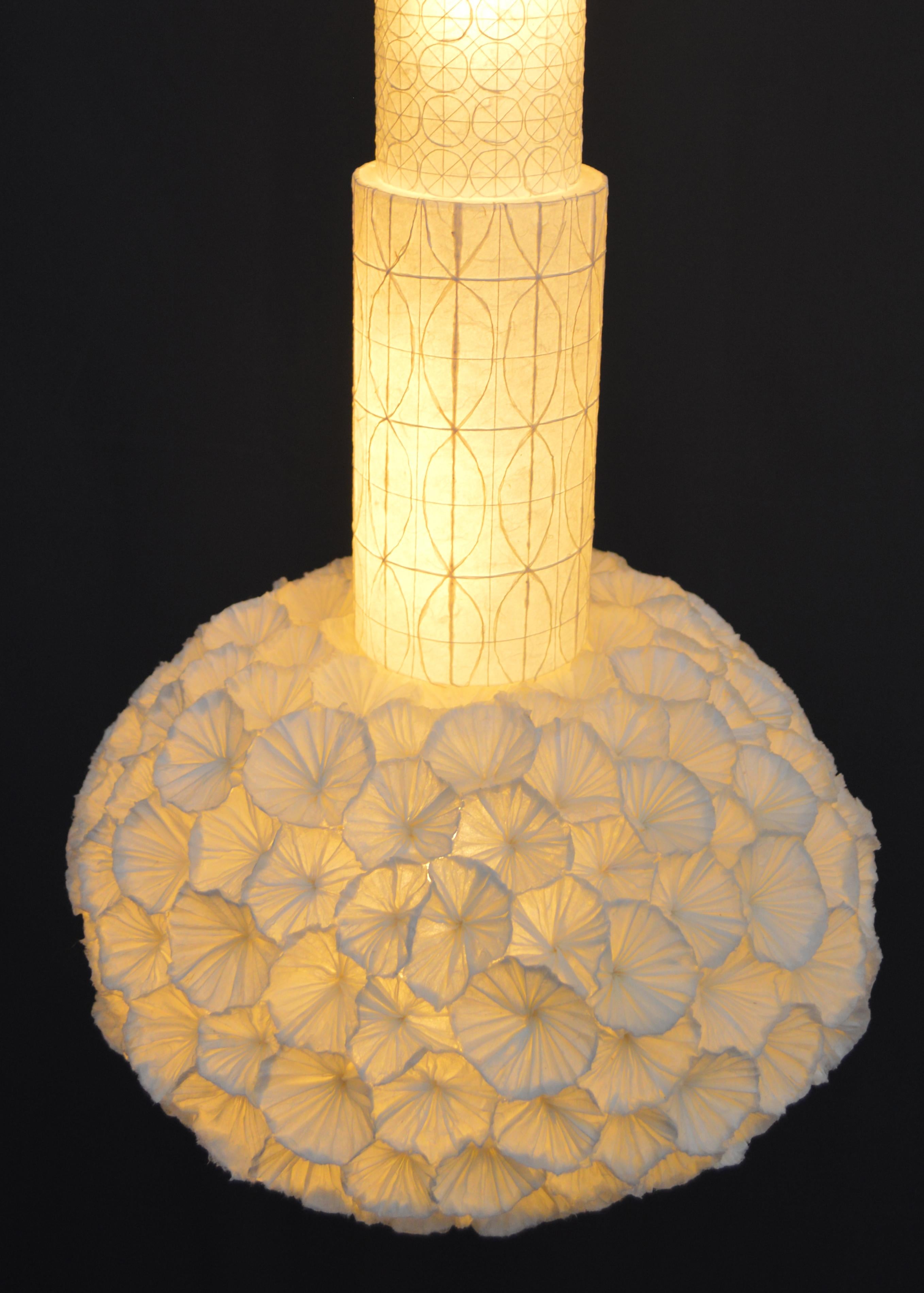 Lampe à suspension moderne 3 pièces en papier Washi japonais, unique en son genre, fabriquée à la main, avec LED Neuf - En vente à New York, NY