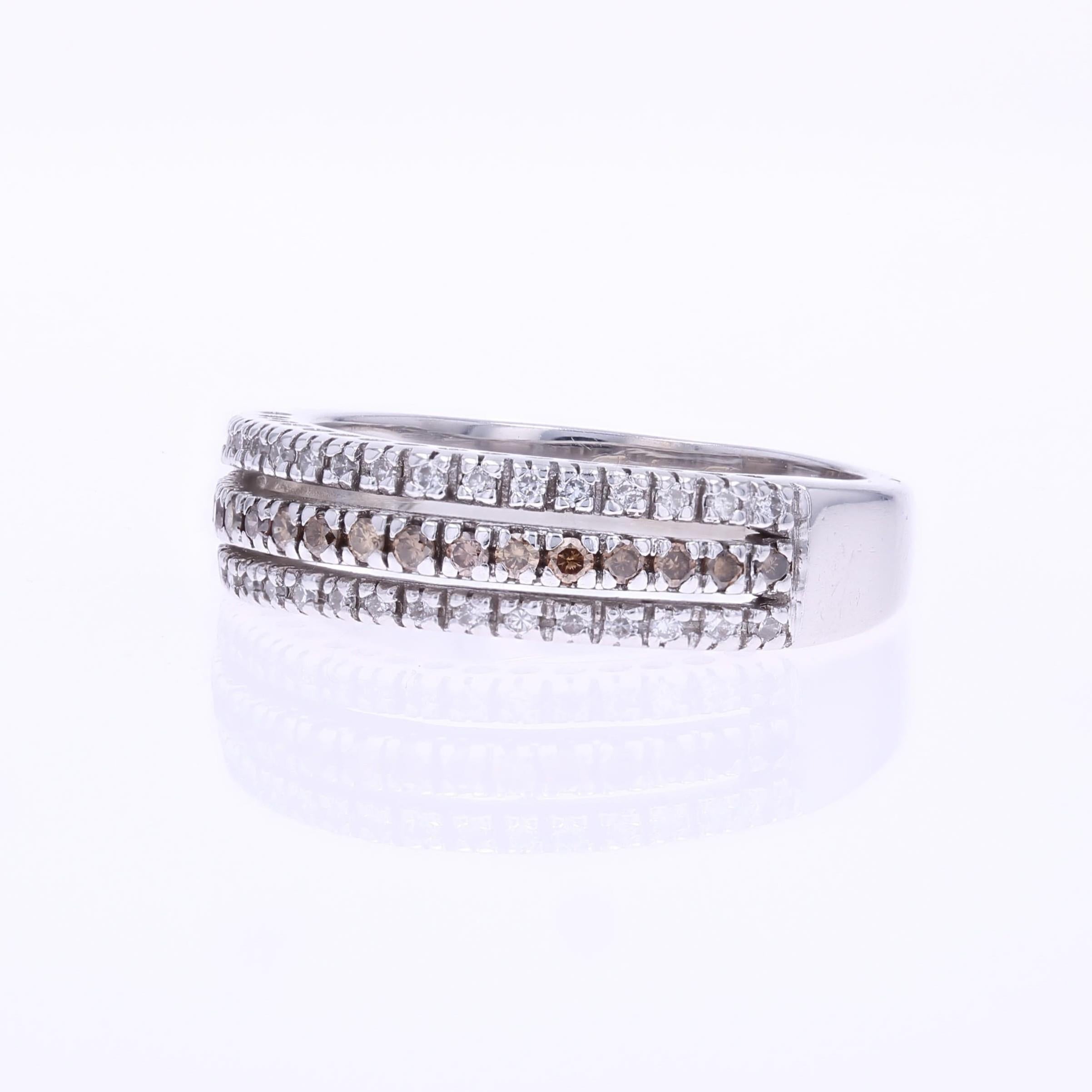 Modern 3 Rows Diamonds 18 Karat White Gold Band Ring In Good Condition For Sale In Poitiers, FR