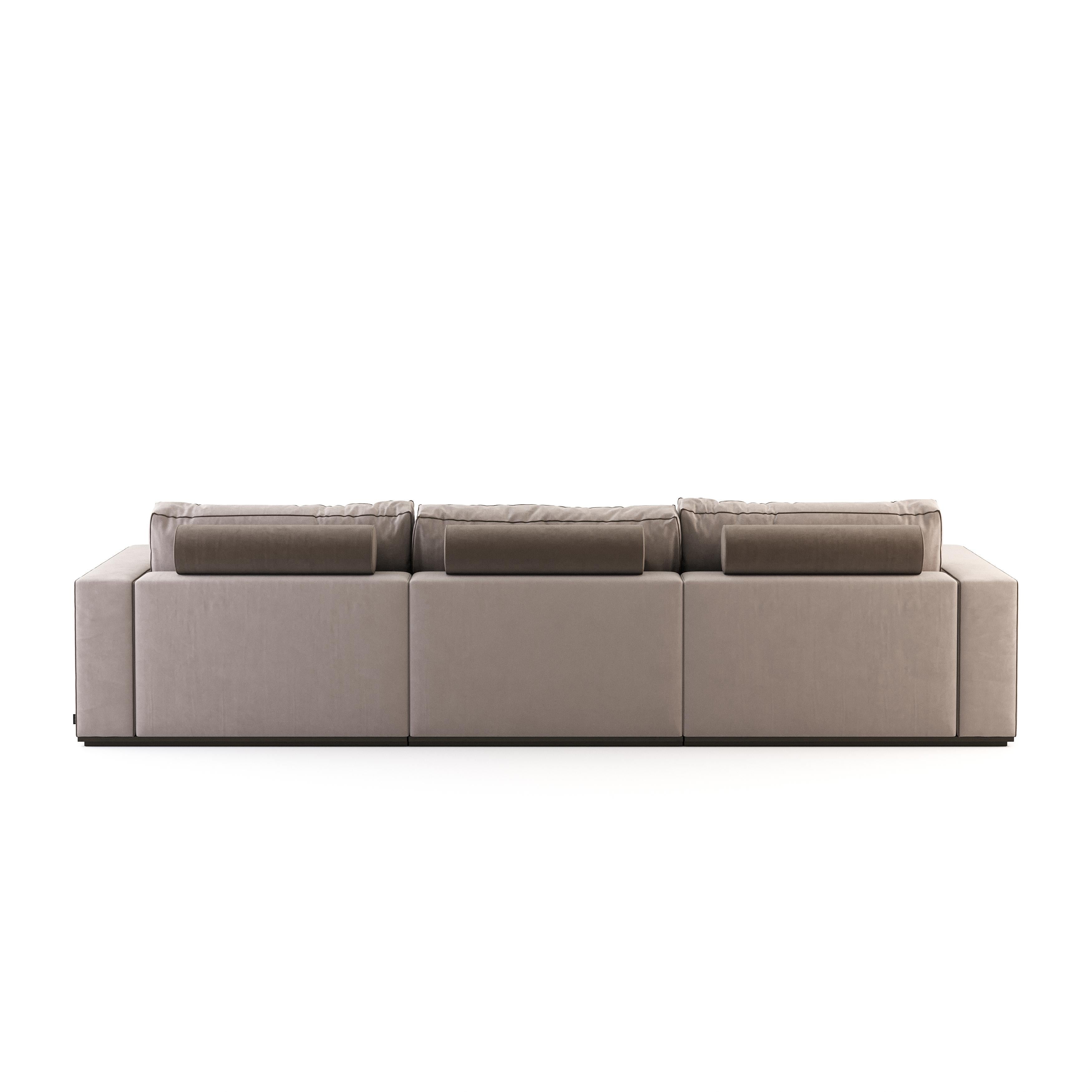 Modernes 3-Sitz-Sofa mit Chaise Longue Fortune aus Holz und Textilien im Zustand „Neu“ im Angebot in Seroa, PT