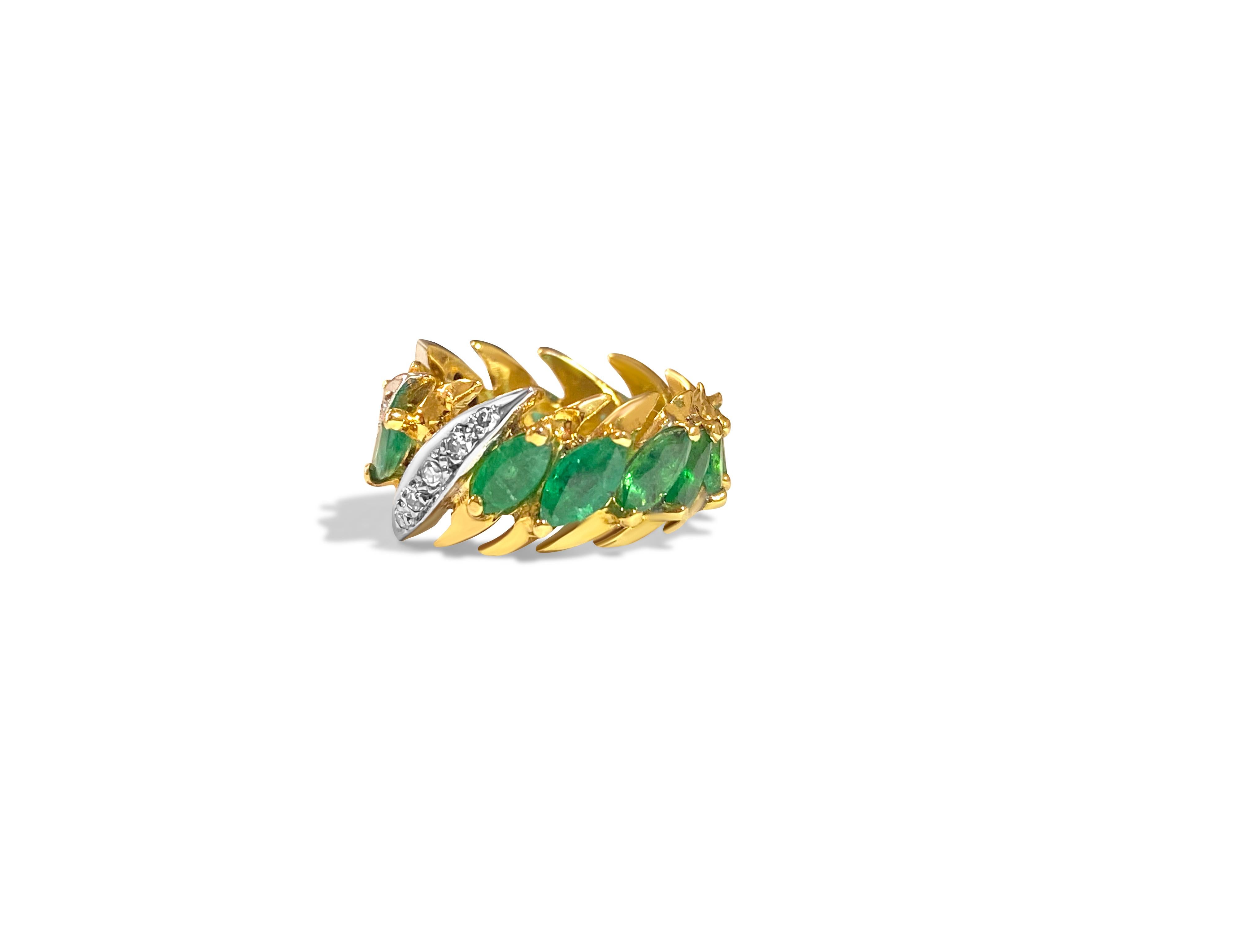 Modern 3.05 Carat Diamond & Emerald Ring 14K Gold In Excellent Condition For Sale In Miami, FL