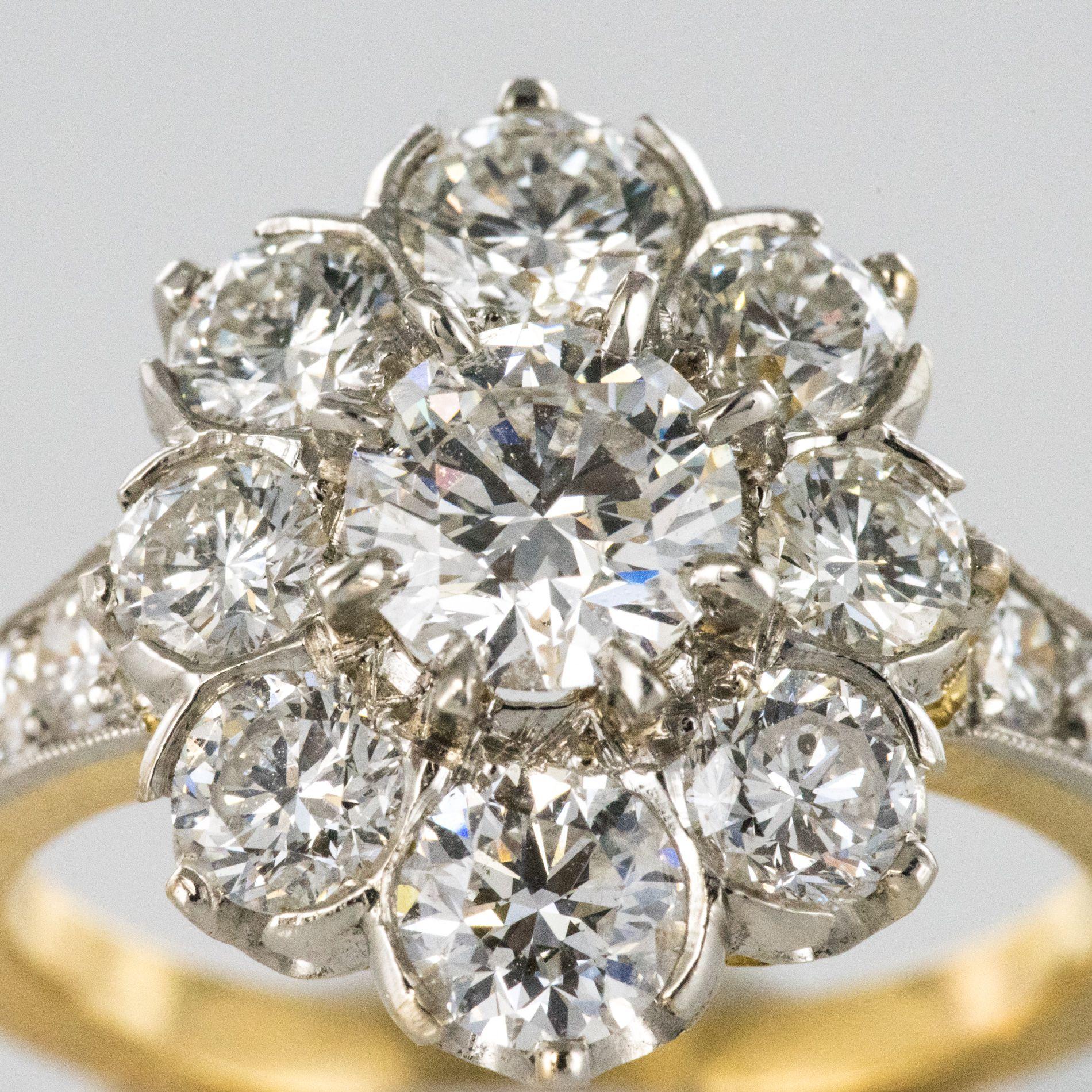 Modern 3, 18 Carats Diamonds 18 Karat Yellow Gold Platinum Daisy Ring For Sale 4
