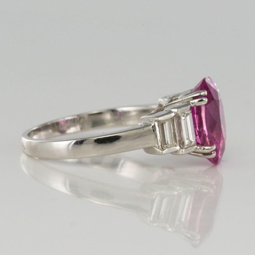 Modern 3.55 Carat Pink Sapphire and Baguette Cut Diamond Ring 11