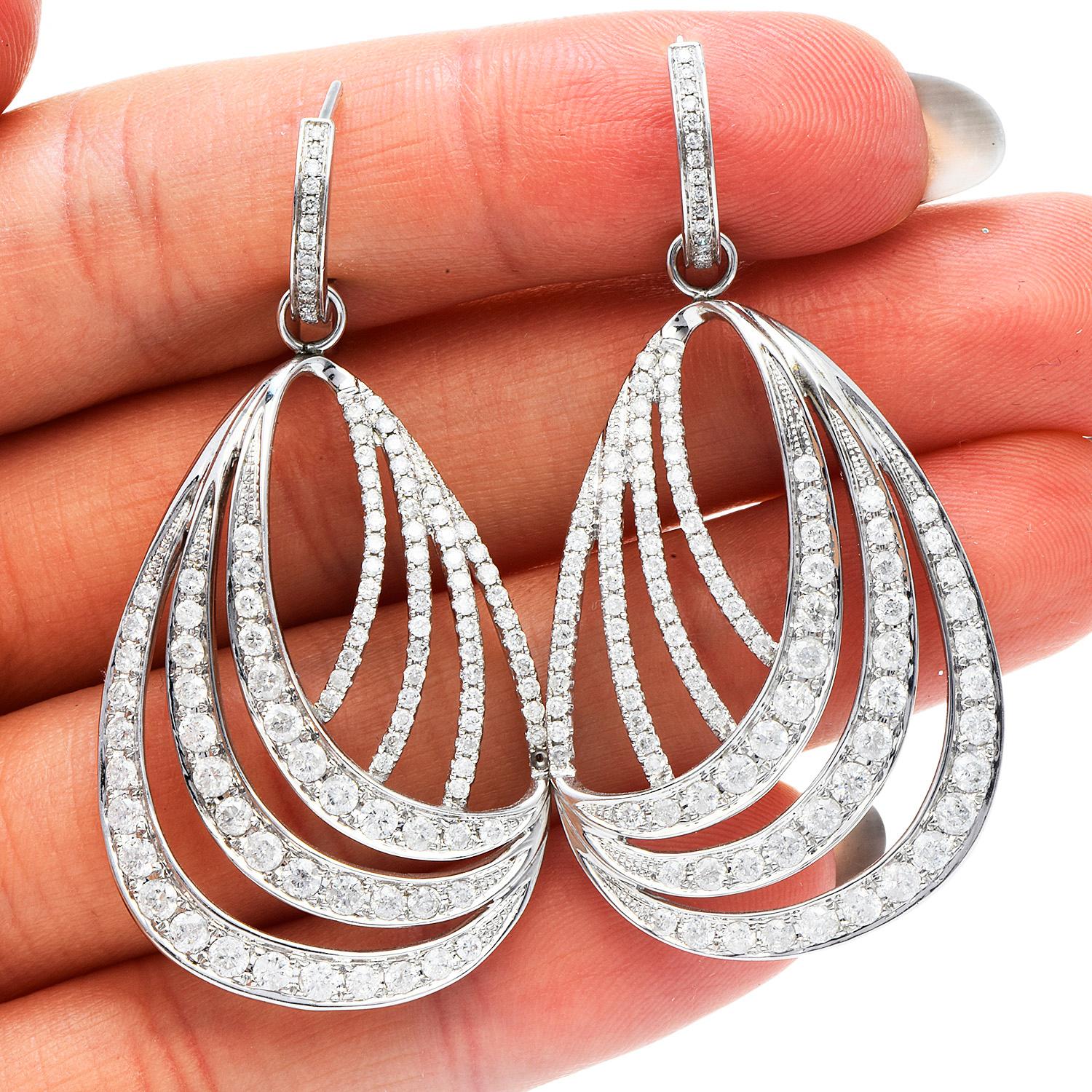 Modern 3.79 Carats Diamond White Gold Day & Night Dangle Earrings In Excellent Condition For Sale In Miami, FL