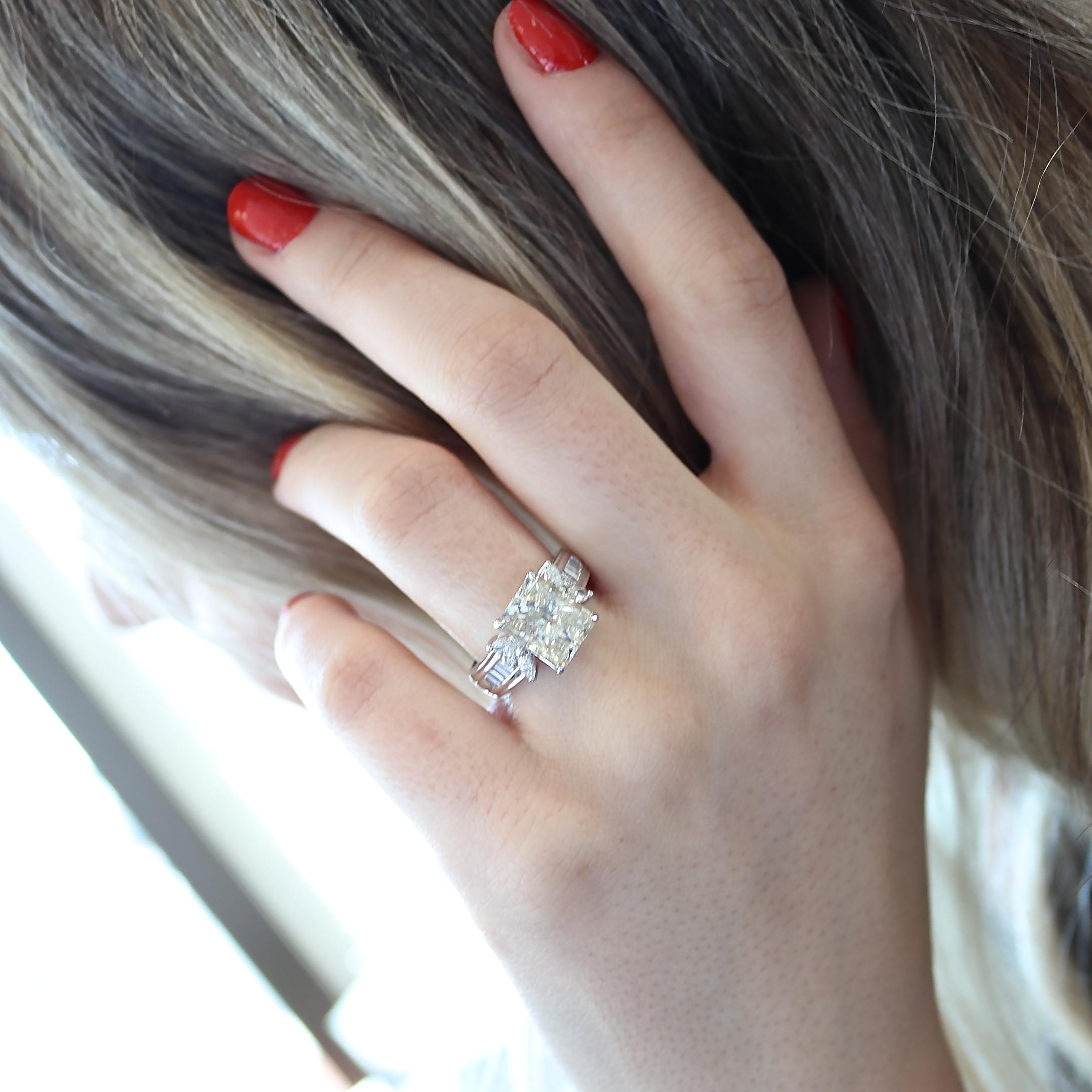 Modern 3.89 Carat Radiant Cut Diamond Platinum Engagement Ring Damen