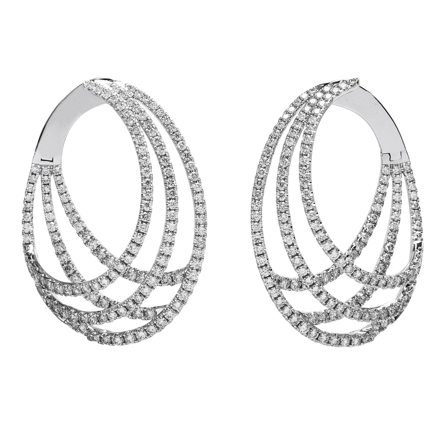 Modern 3.95ct Diamond Gold Crossover Multi Hoop Earrings In Excellent Condition For Sale In Miami, FL