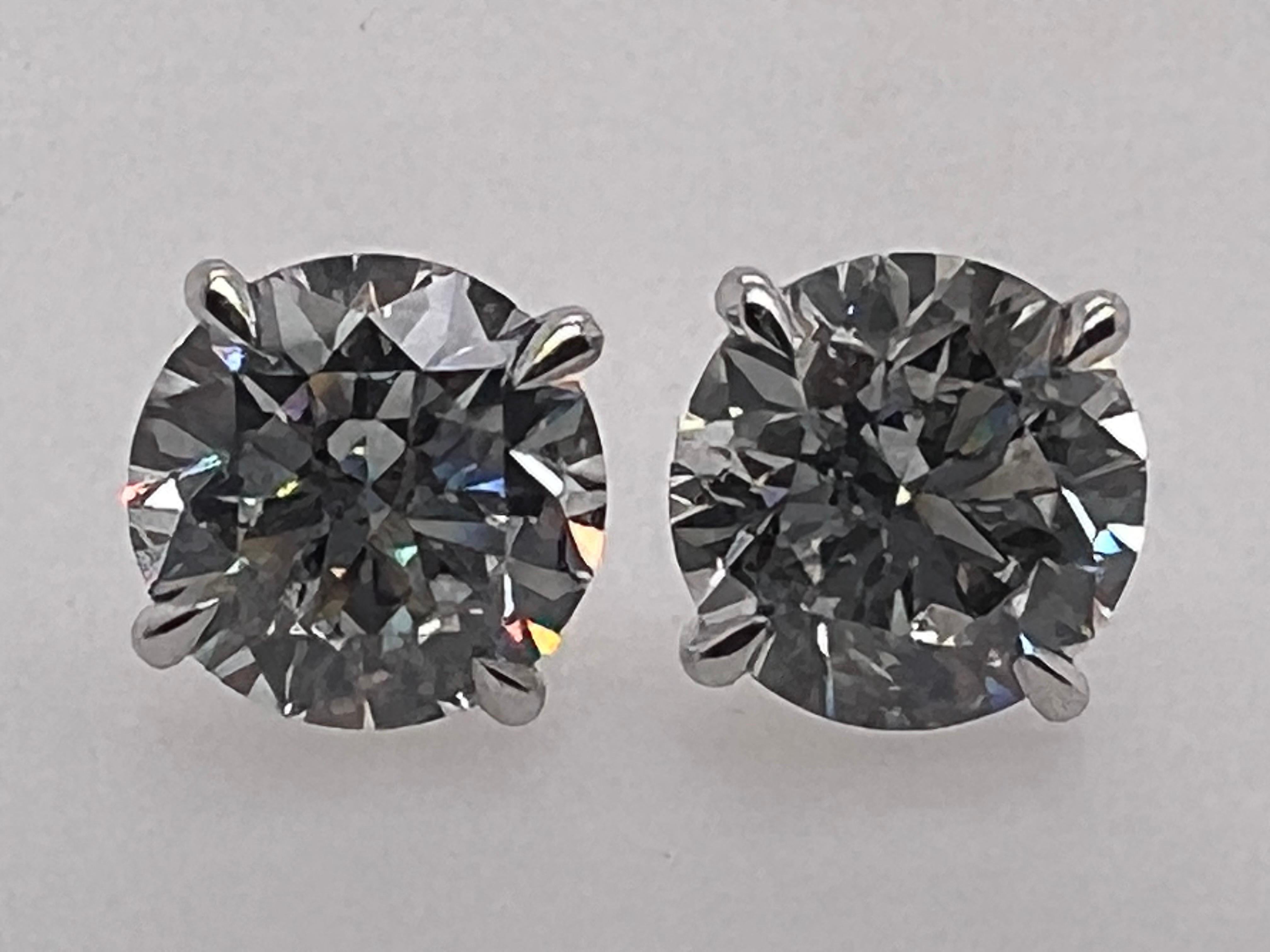 Women's or Men's Modern 4.13 Carat Natural GIA Certified F Color Round Brilliant Diamond Earrings
