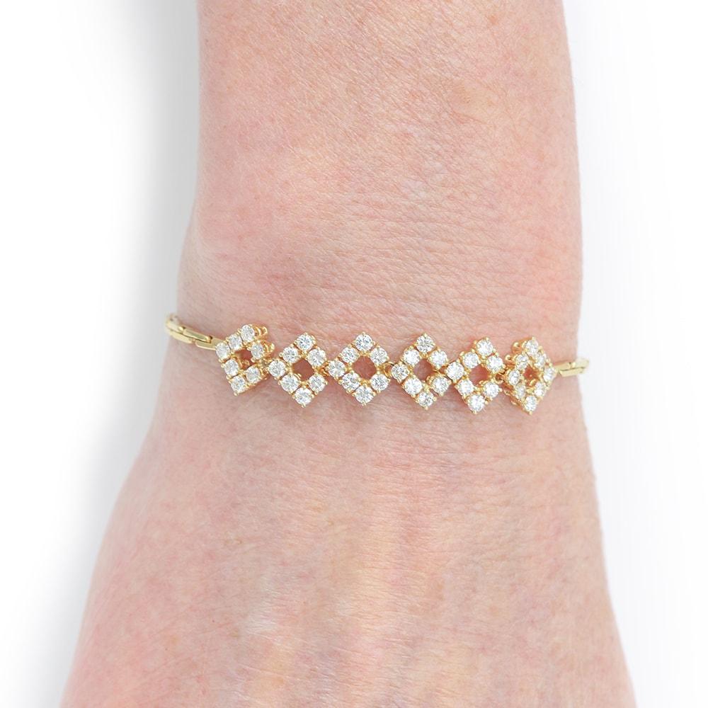 Modern 4.80 Carat Diamond Bracelet and Necklace Set 18 Karat Yellow Gold 7