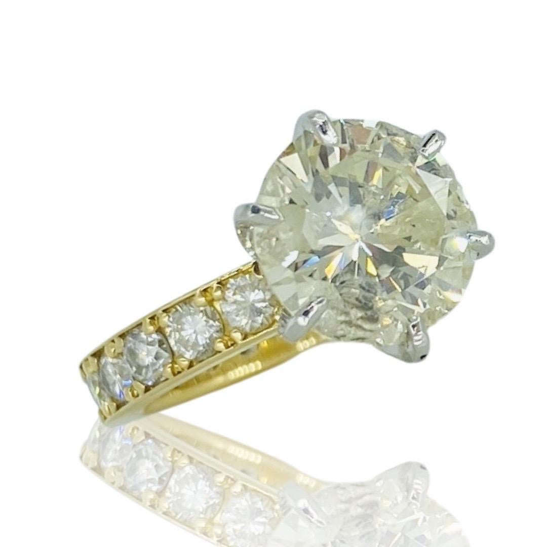 Round Cut Modern 5.25 Carat Center Round Diamond Engagement Ring 18k Gold For Sale