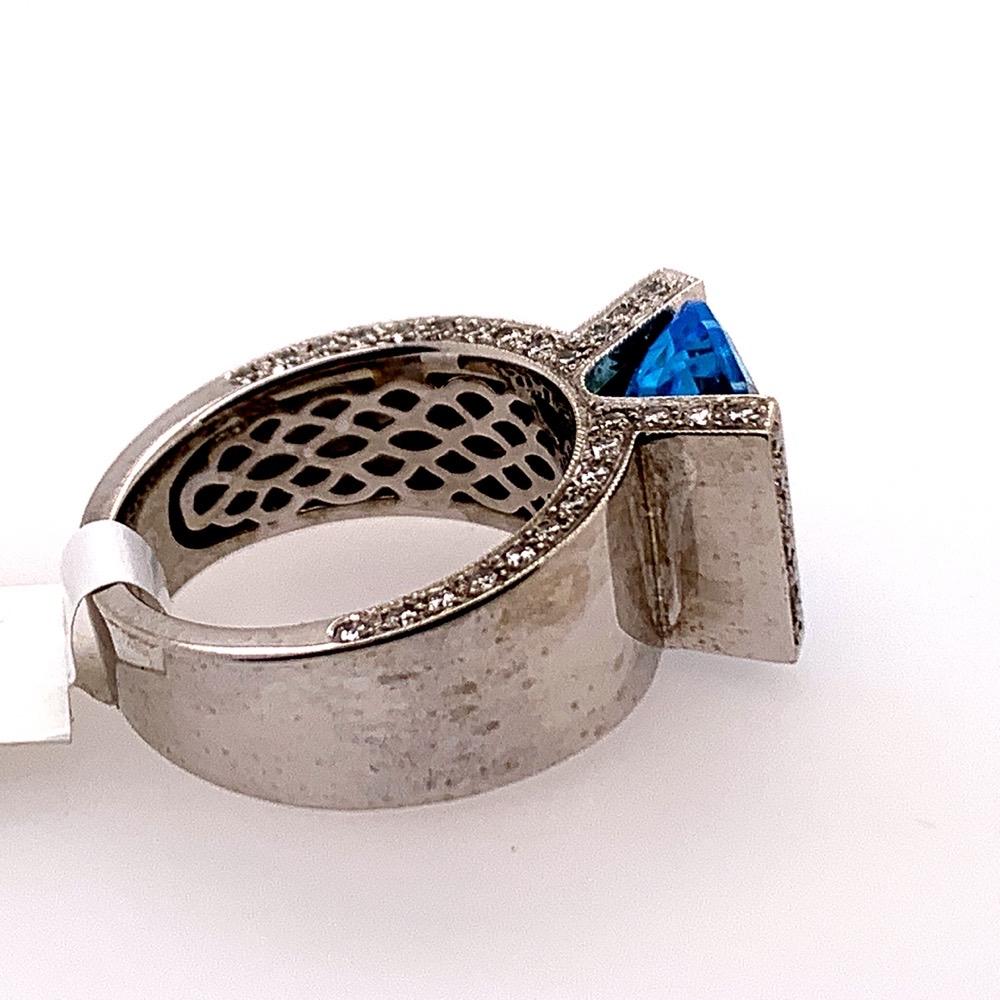 Modern 6.37 Carat Gold Natural Oval Blue Topaz & Diamond Cocktail Gemstone Ring 1