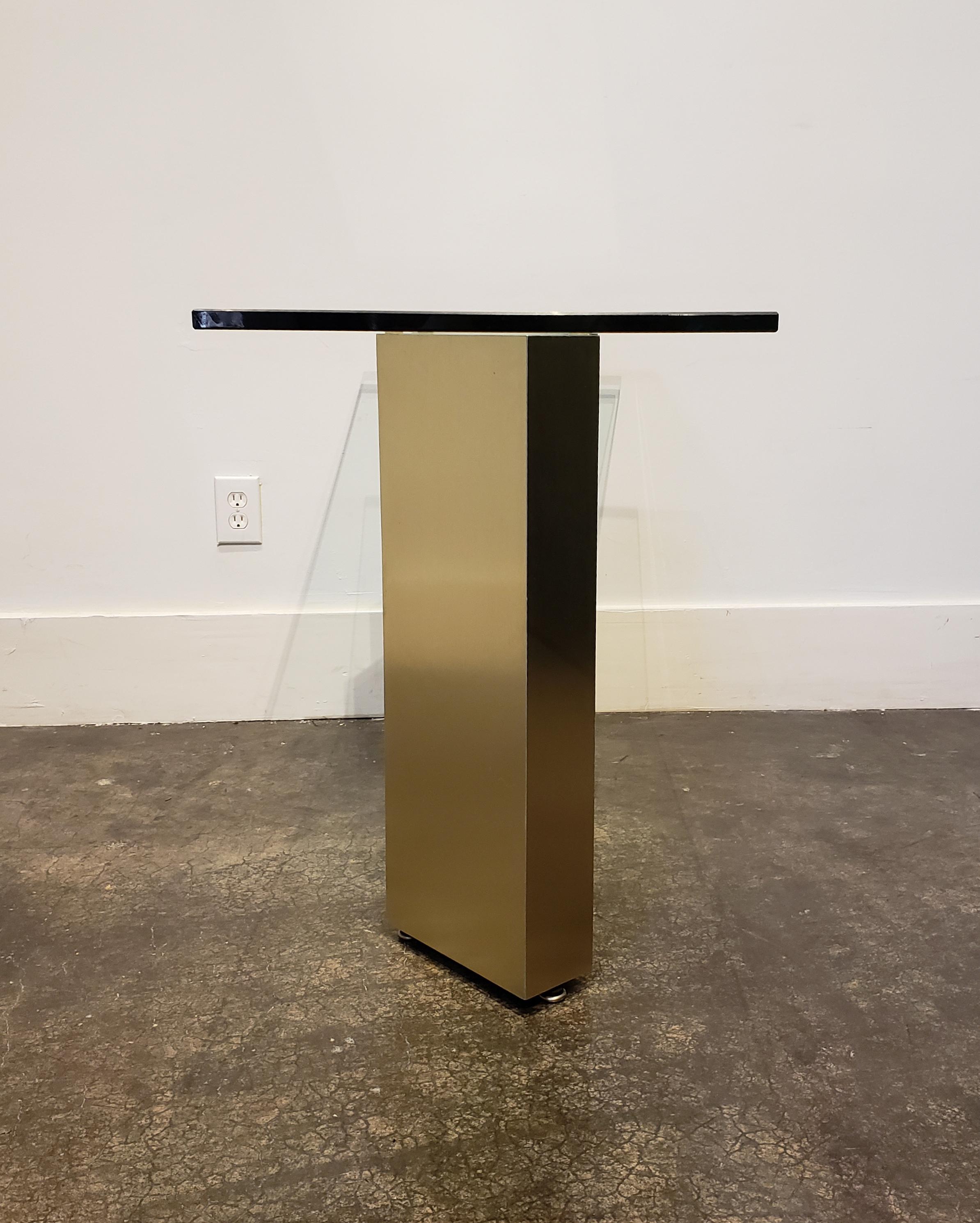 20th Century Modern 1980s Console Table with Gold Metal Zig Zag Base, Glass Top For Sale