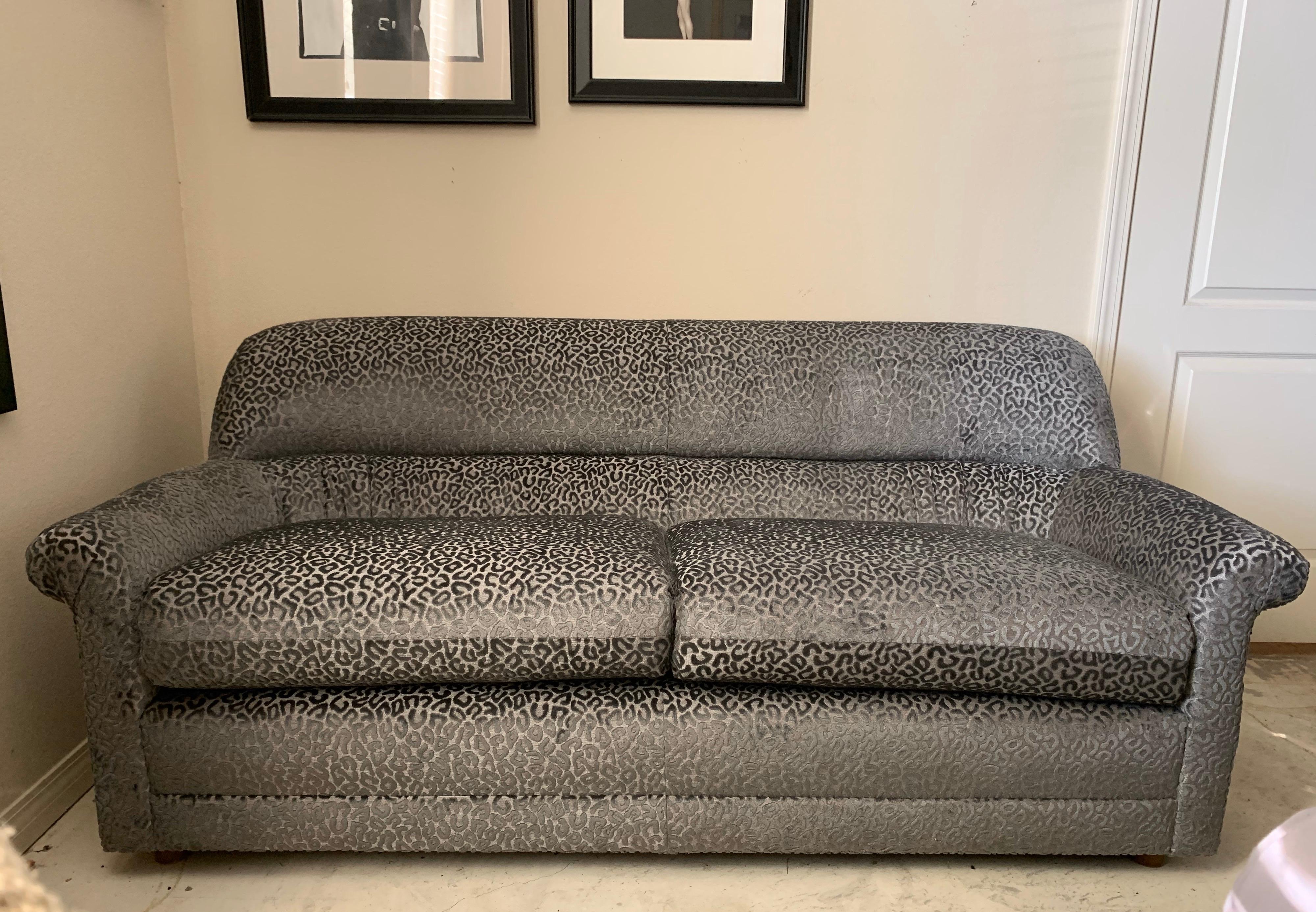 Hand-Crafted Modern 80s Sculptural Sofa in New Silver Grey Metallic Leopard Jacquard Fabric For Sale