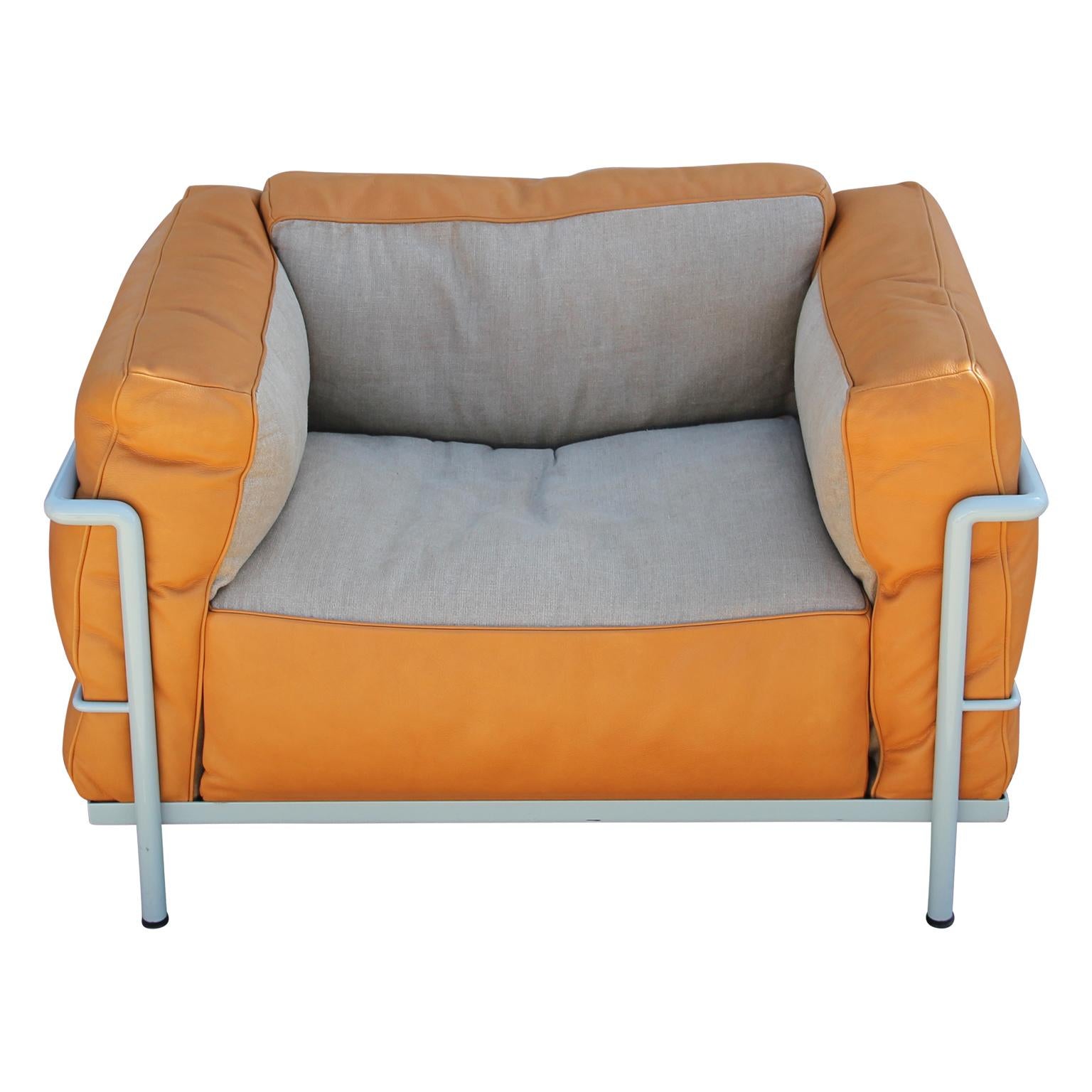 Modern 80th Anniversary Edition EdLe Corbusier LC3 Grand Modele Orange Leather In Good Condition In Houston, TX