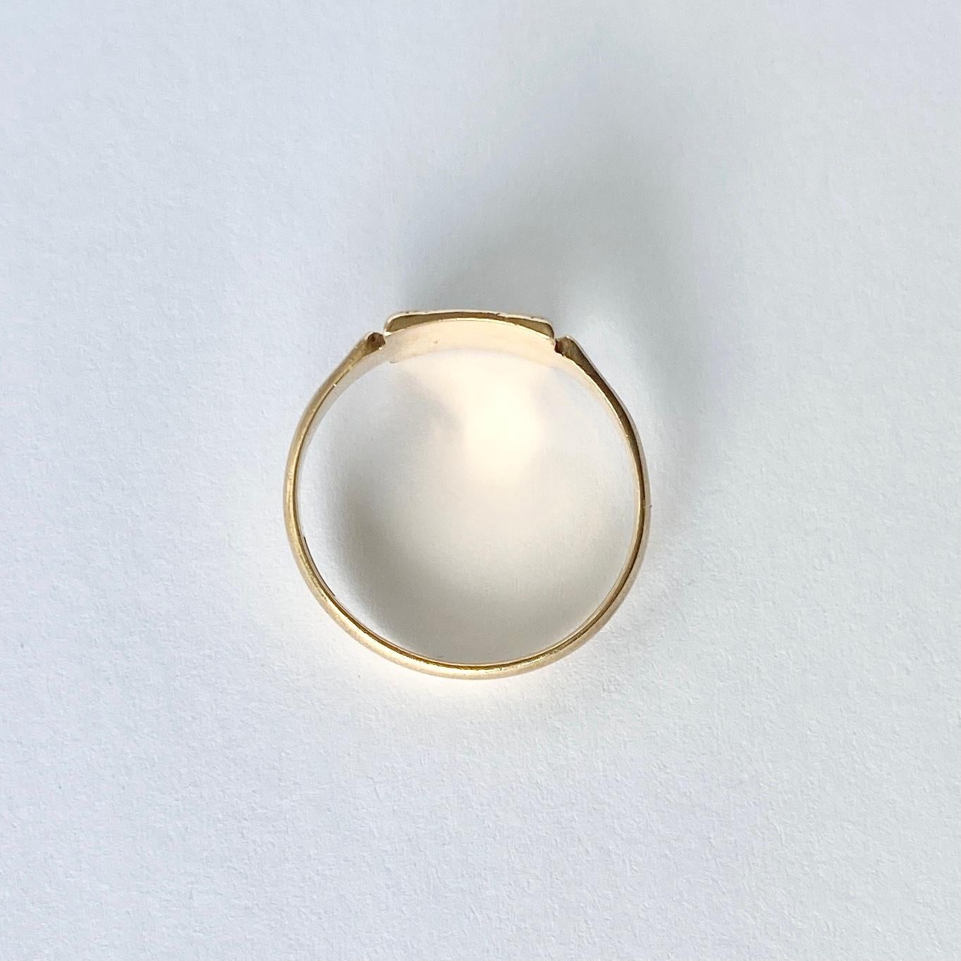 Anello moderno con sigillo in oro 9 carati In condizioni buone in vendita a Chipping Campden, GB