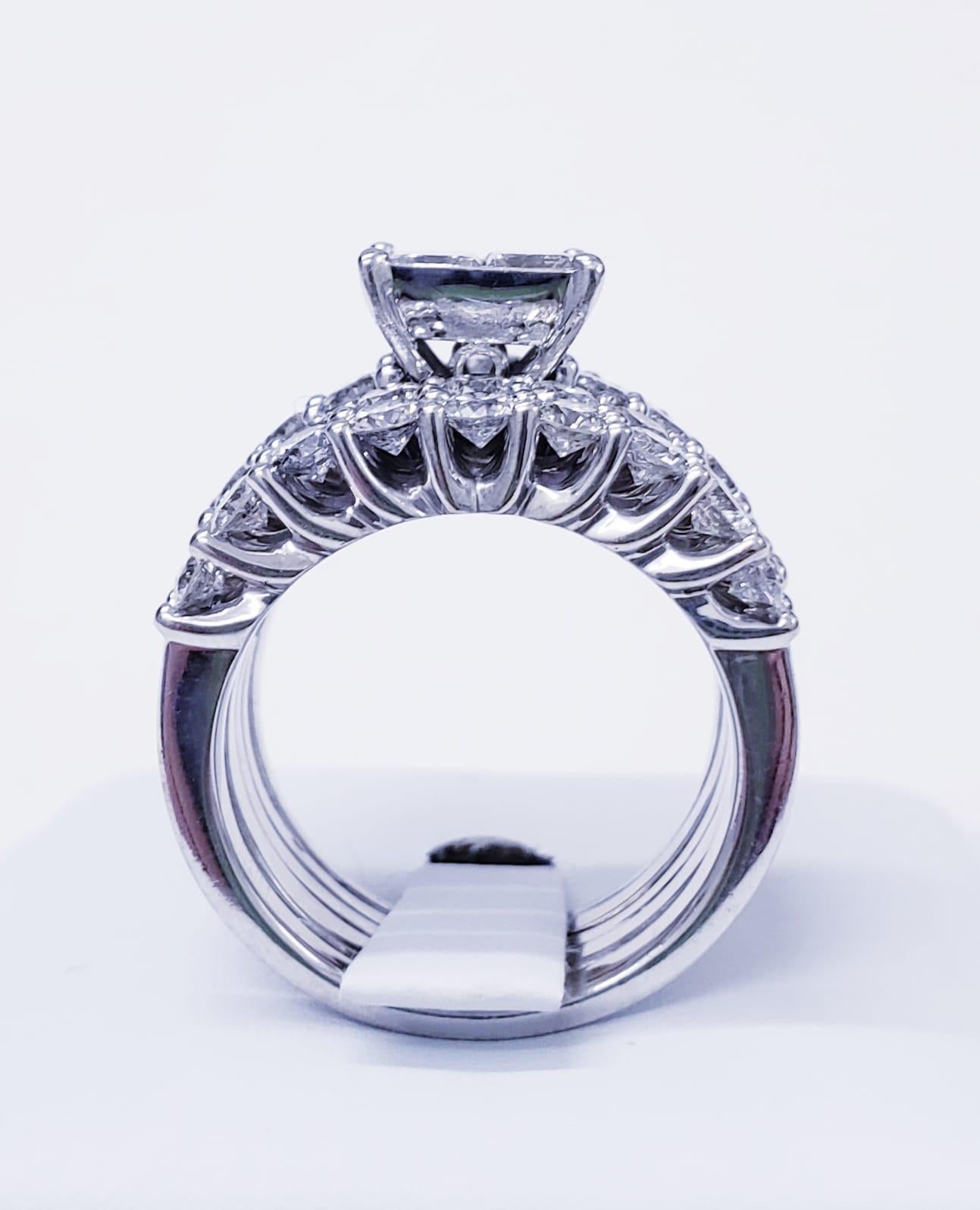 Moderner moderner Verlobungsring mit 9 Karat Diamanten, halber Ewigkeitsring mit 6 Reihen Damen im Angebot