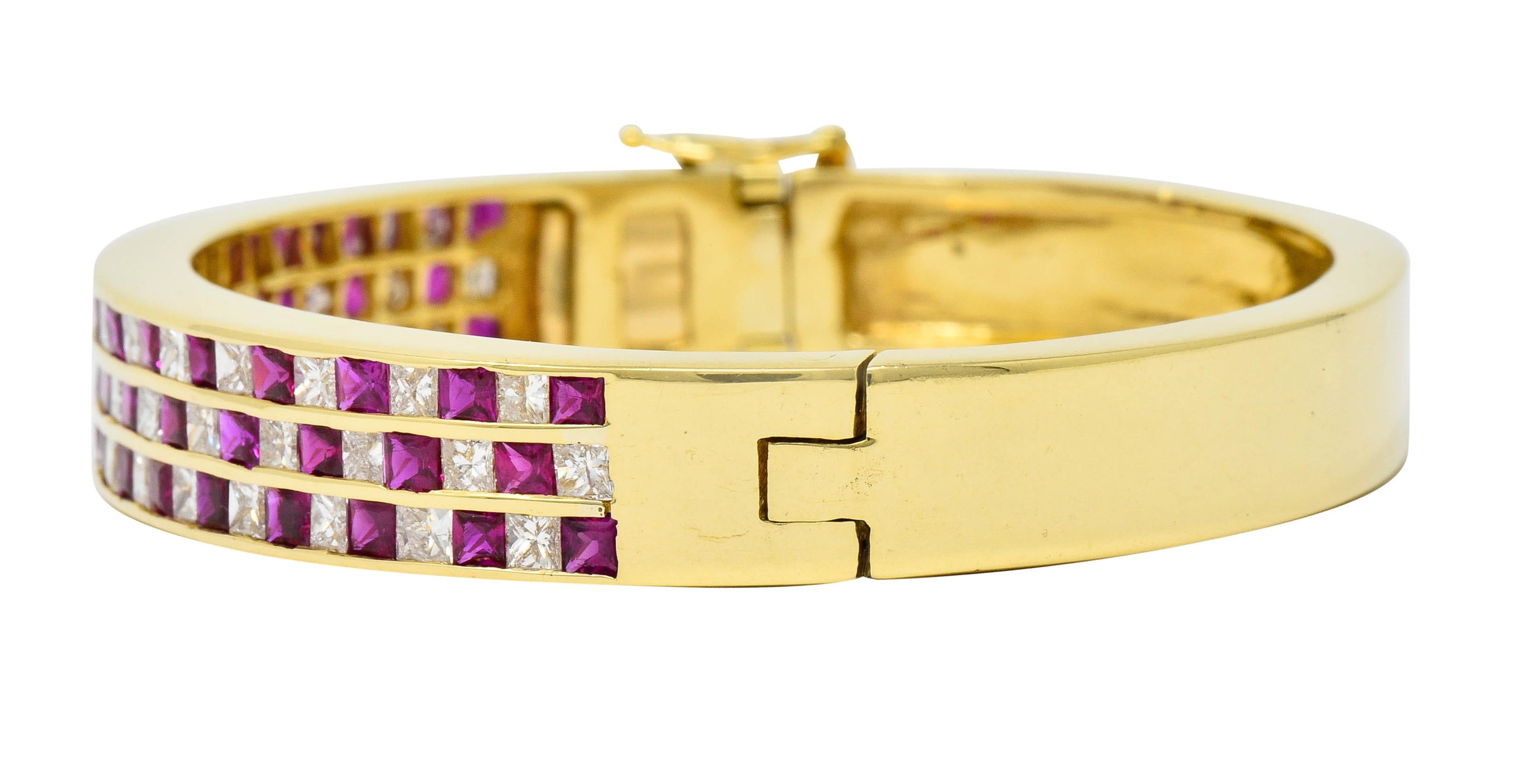 Women's or Men's Modern 9.10 Carat Ruby Diamond 18 Karat Gold Bangle Bracelet