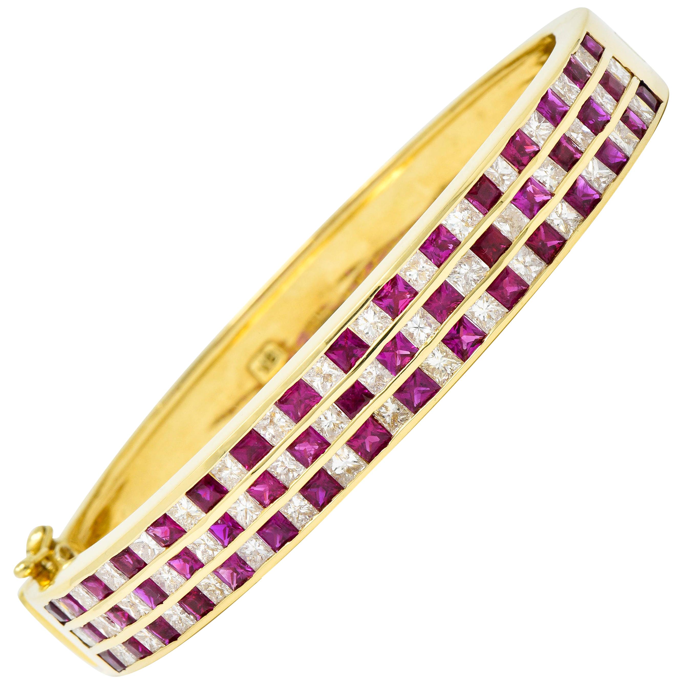 Modern 9.10 Carat Ruby Diamond 18 Karat Gold Bangle Bracelet