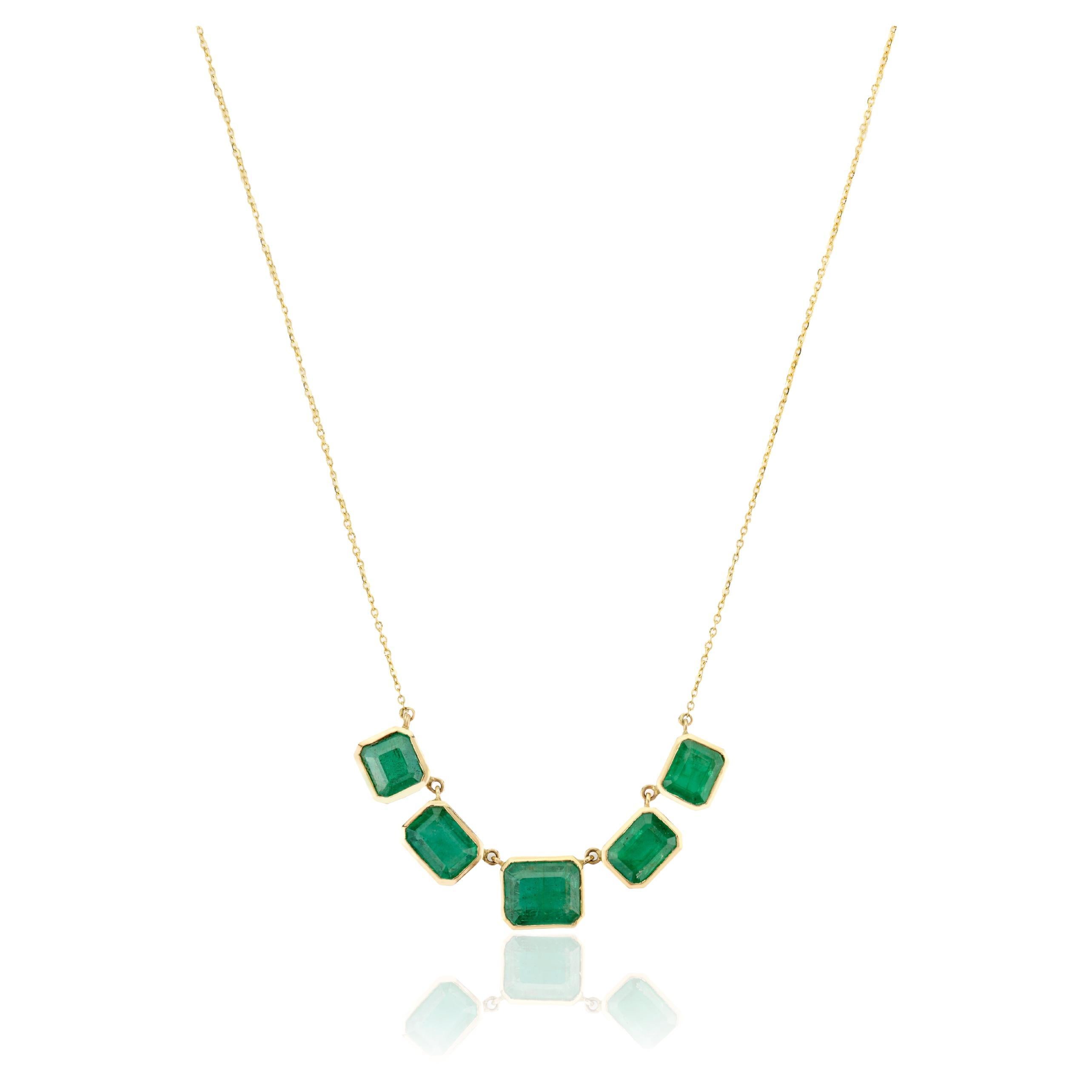Modern 9.25 Carat Emerald Chain Necklace for Women in 18k Solid Yellow Gold For Sale
