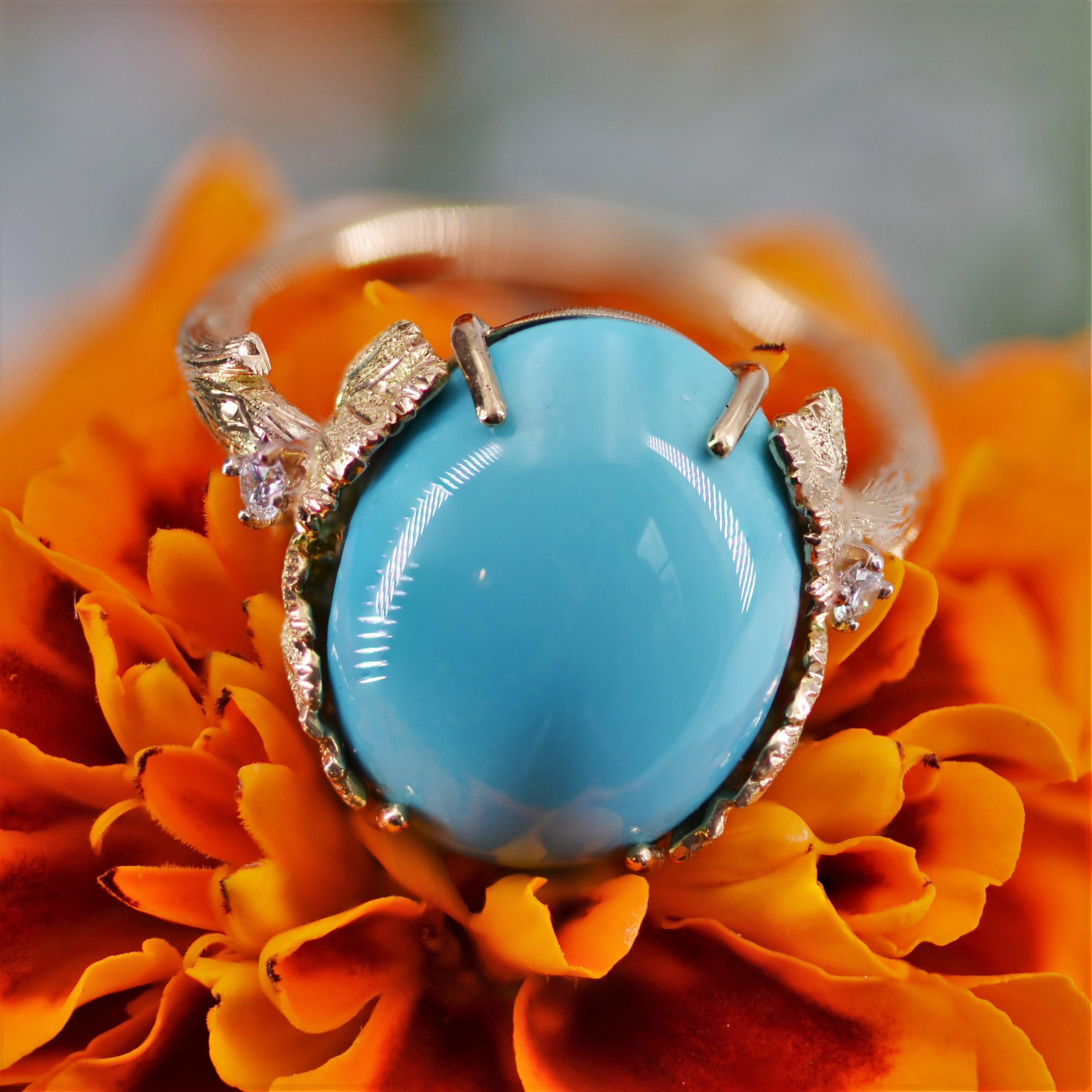 Modern 9.80 Carat Turquoise Diamonds 18 Karat Yellow Gold Leafy Setting Ring  For Sale 2