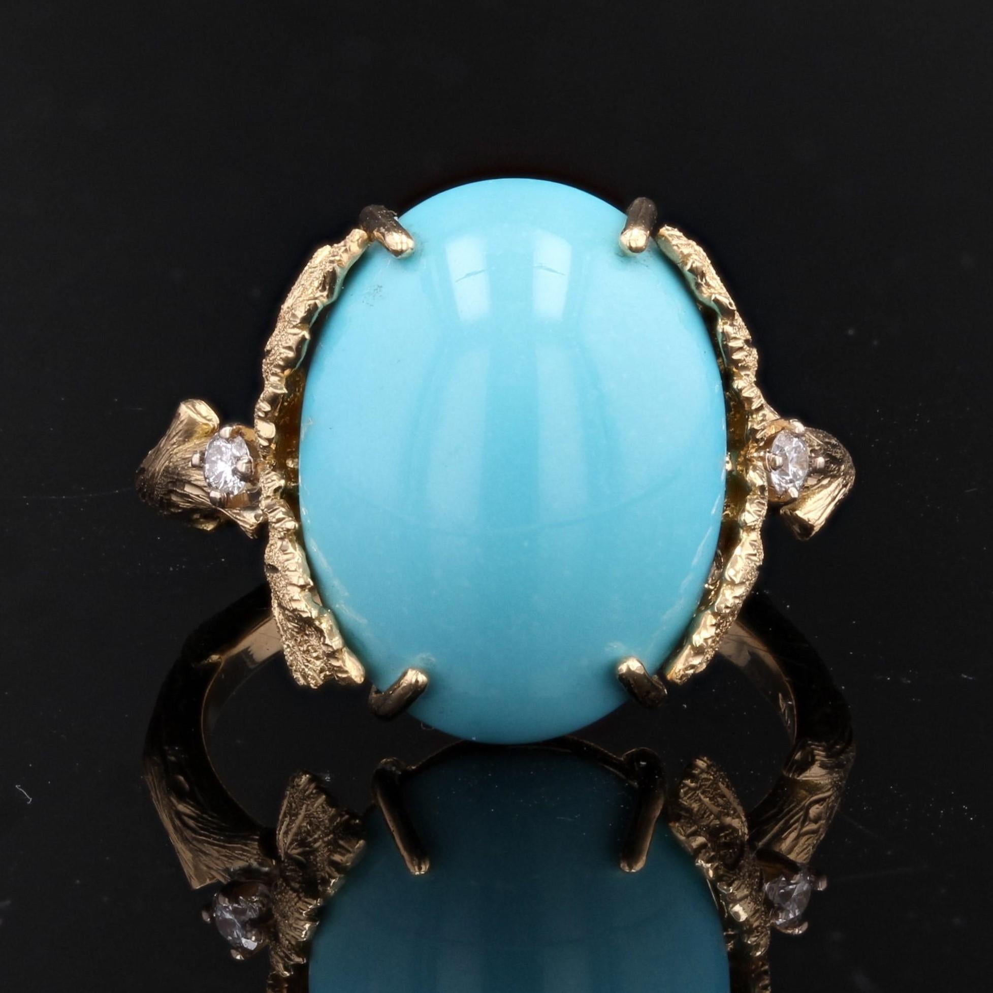 Moderner 9,80 Karat Türkis-Diamanten-Ring aus 18 Karat Gelbgold mit Lederfassung  (Cabochon) im Angebot