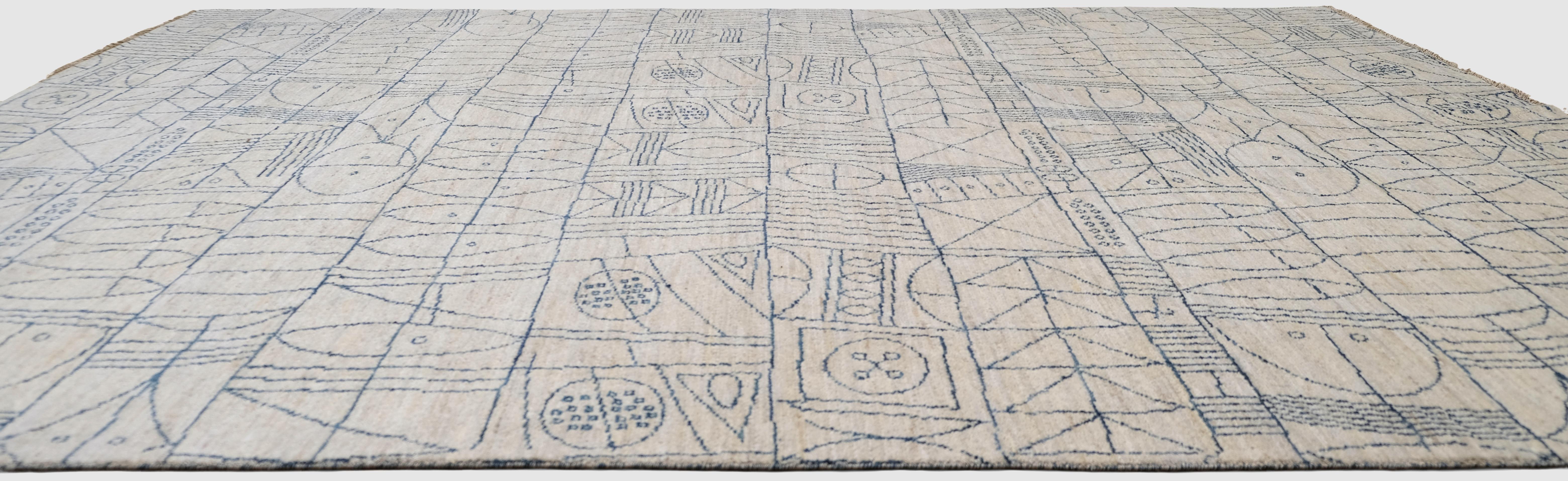 Moderner abstrakter blauer und elfenbeinfarbener designter Wollteppich 8'9''x11'11'' um 2020 im Zustand „Neu“ im Angebot in Torrance, CA
