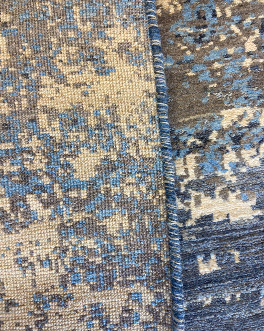 Modern Abstract Blue, Cream, and Gray Hand-Knotted Wool Rug, 5' x 7' im Angebot 3