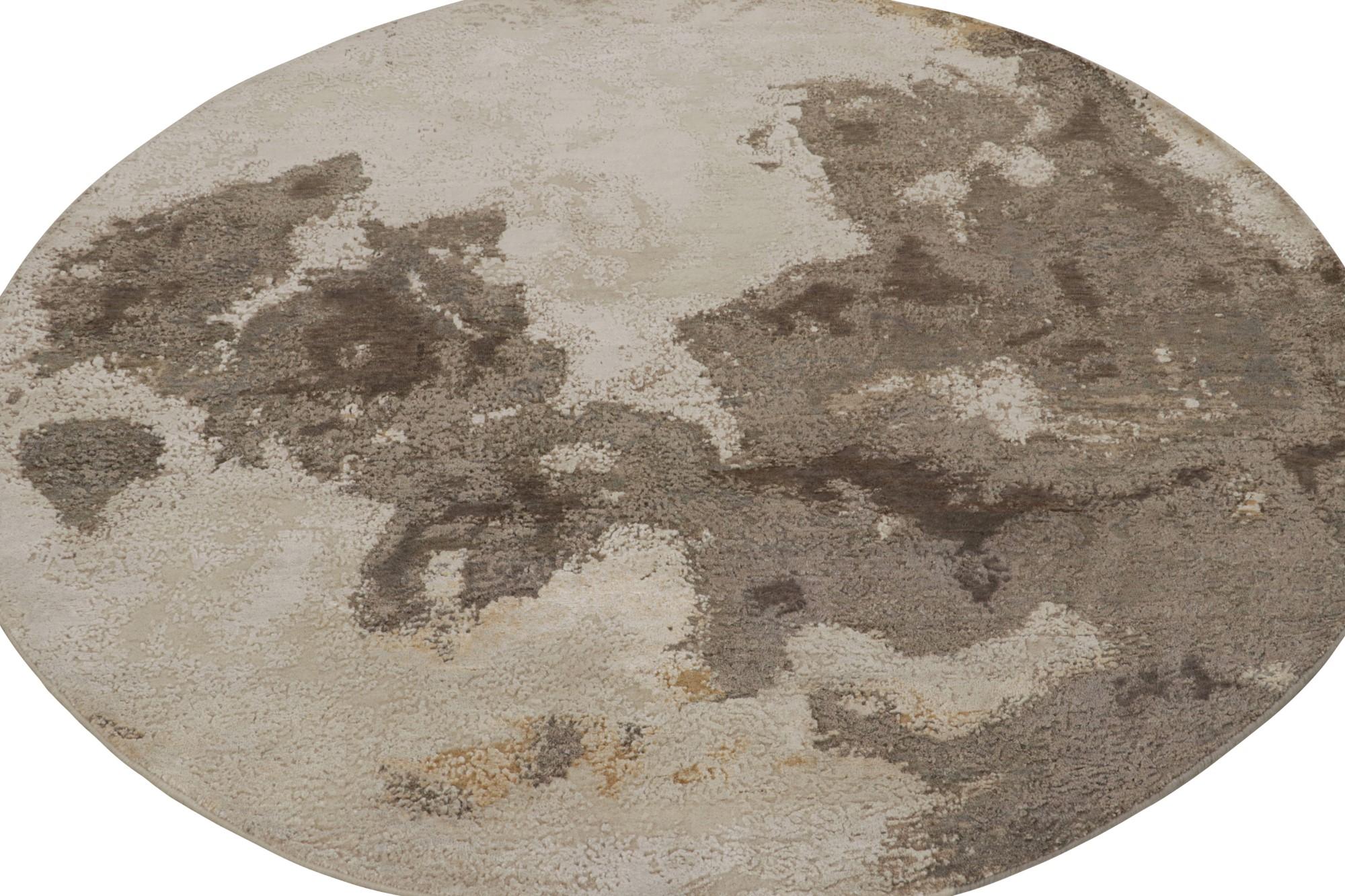 Moderner abstrakter Teppich in Beige-Braun, Taupe und Goldakzenten (Indisch) im Angebot
