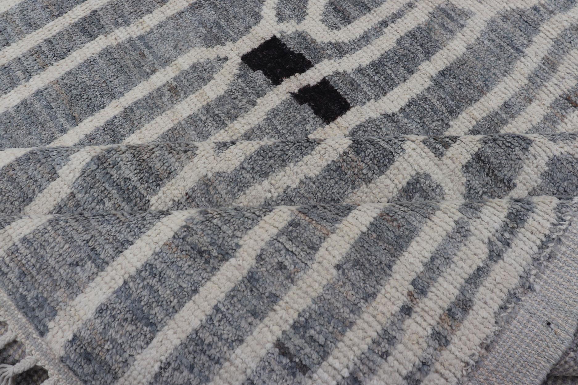 Keivan Woven Arts Marokkanischer Teppich aus handgeknüpfter Wolle mit abstraktem modernen Design im Angebot 4