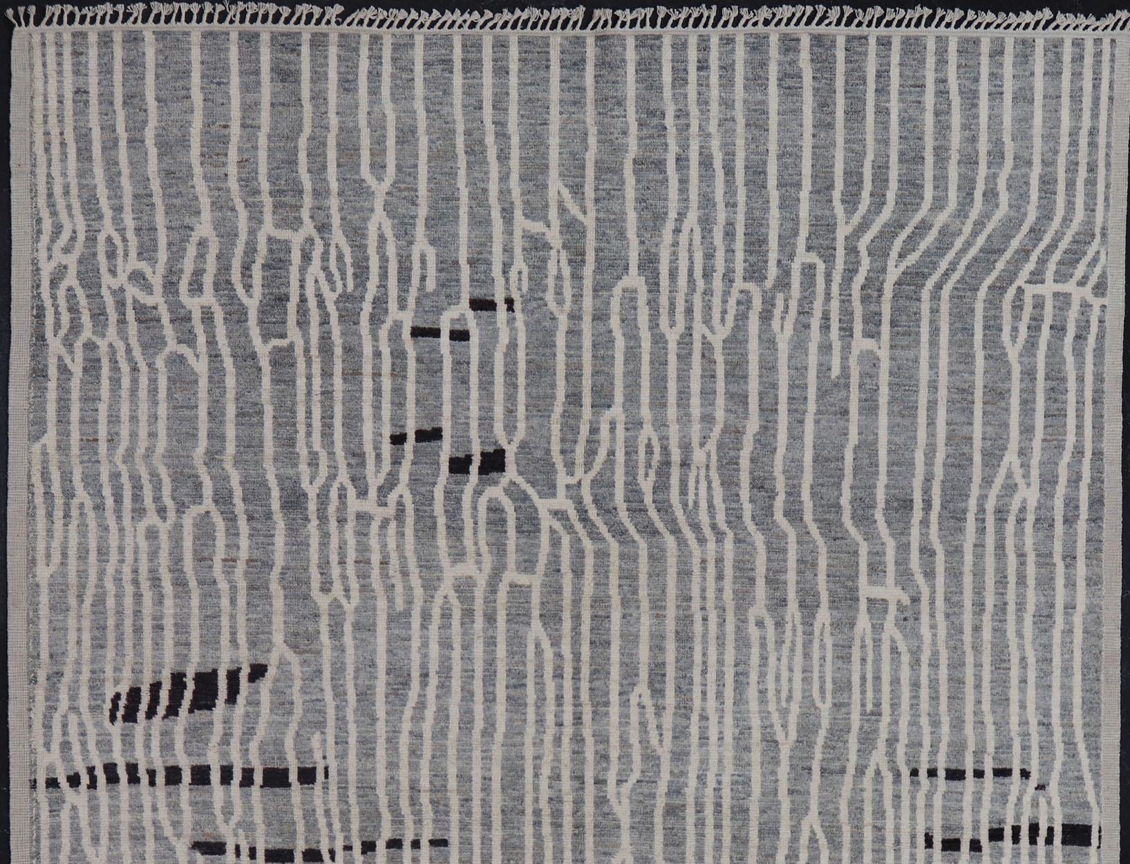 Keivan Woven Arts Marokkanischer Teppich aus handgeknüpfter Wolle mit abstraktem modernen Design (21. Jahrhundert und zeitgenössisch) im Angebot