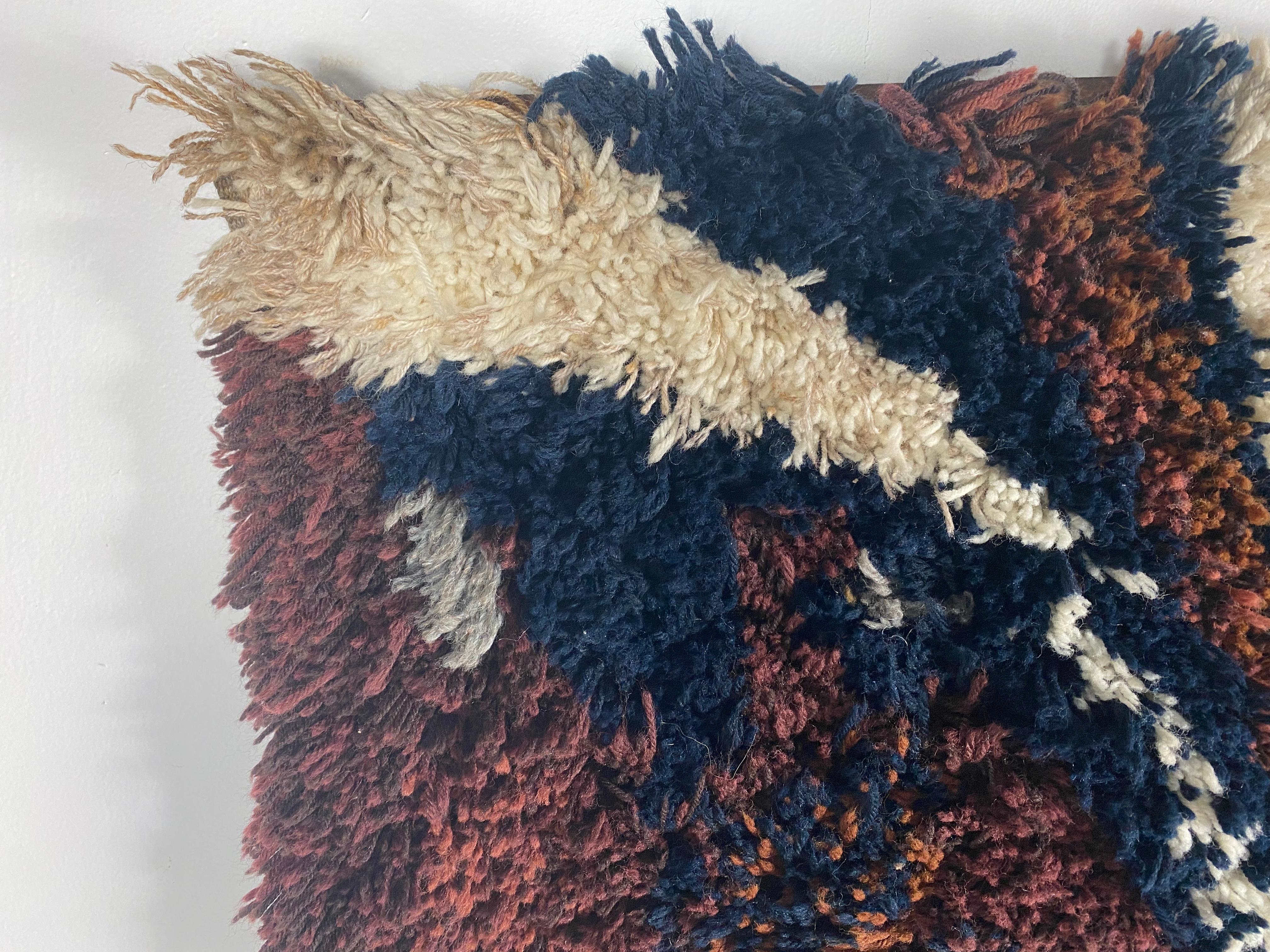 Modern Abstract Ege Rya Rug / Wall Hanging Signed & Dated 1977 In Good Condition For Sale In Buffalo, NY