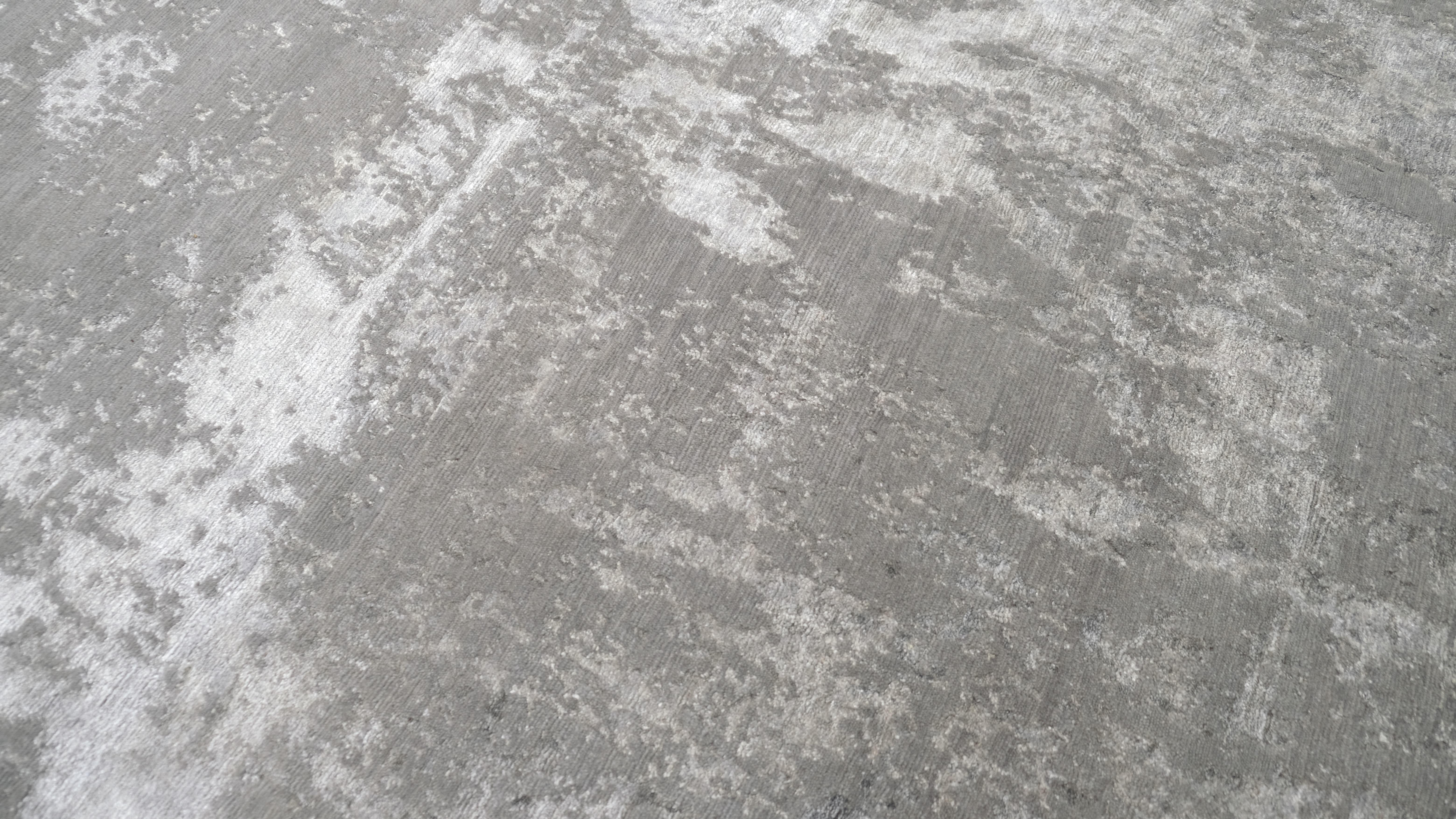 Moderner abstrakter grauer handgeknüpfter Teppich aus Wollmischung 8'9''x12'4'' im Zustand „Neu“ im Angebot in Torrance, CA