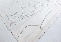 Tapis en soie fait main, gris clair, style abstrait moderne « Cocteau » par Doris Leslie Blau