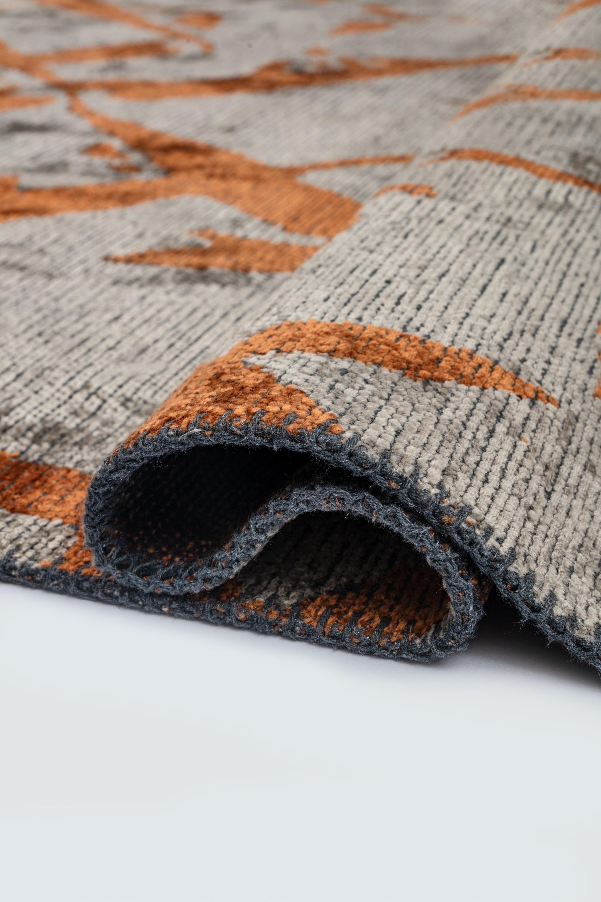 For Sale:  (Gray) Modern Abstract Luxury Hand-Finished Area Rug 2