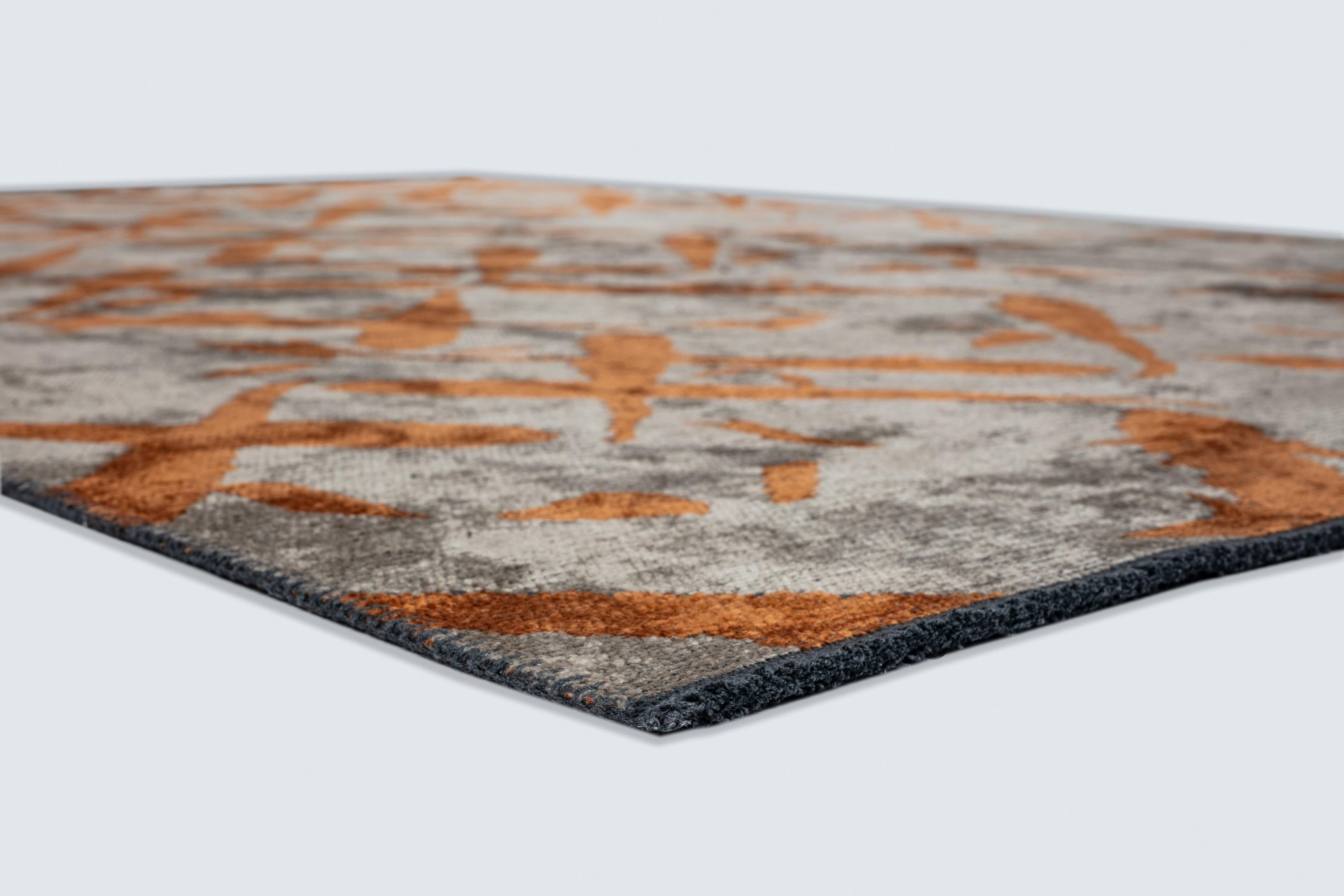 For Sale:  (Gray) Modern Abstract Luxury Hand-Finished Area Rug 4