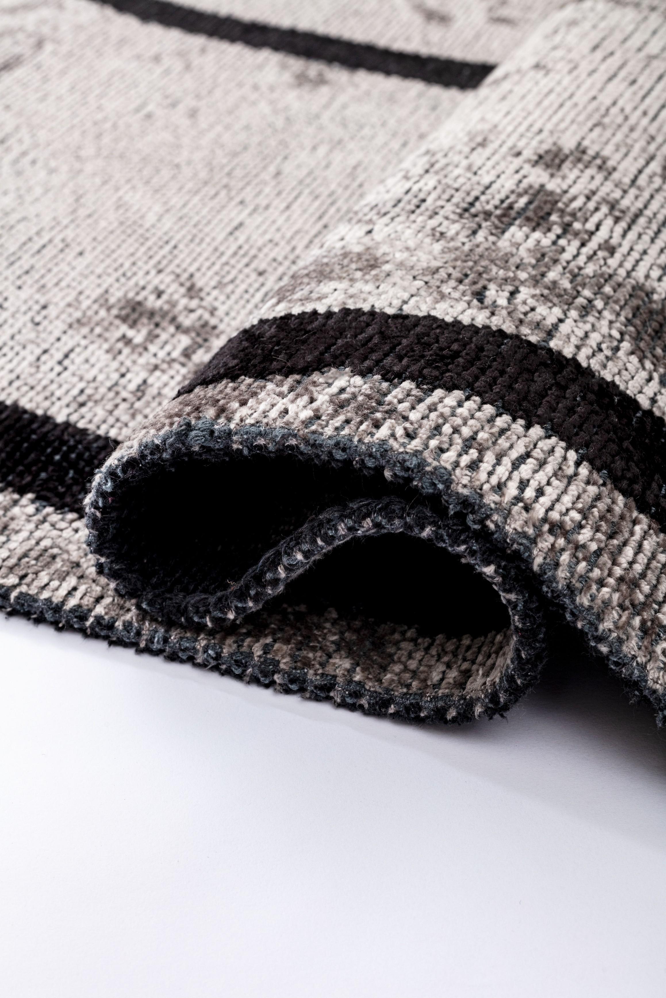For Sale:  (Gray) Modern Abstract Luxury Hand-Finished Area Rug 2
