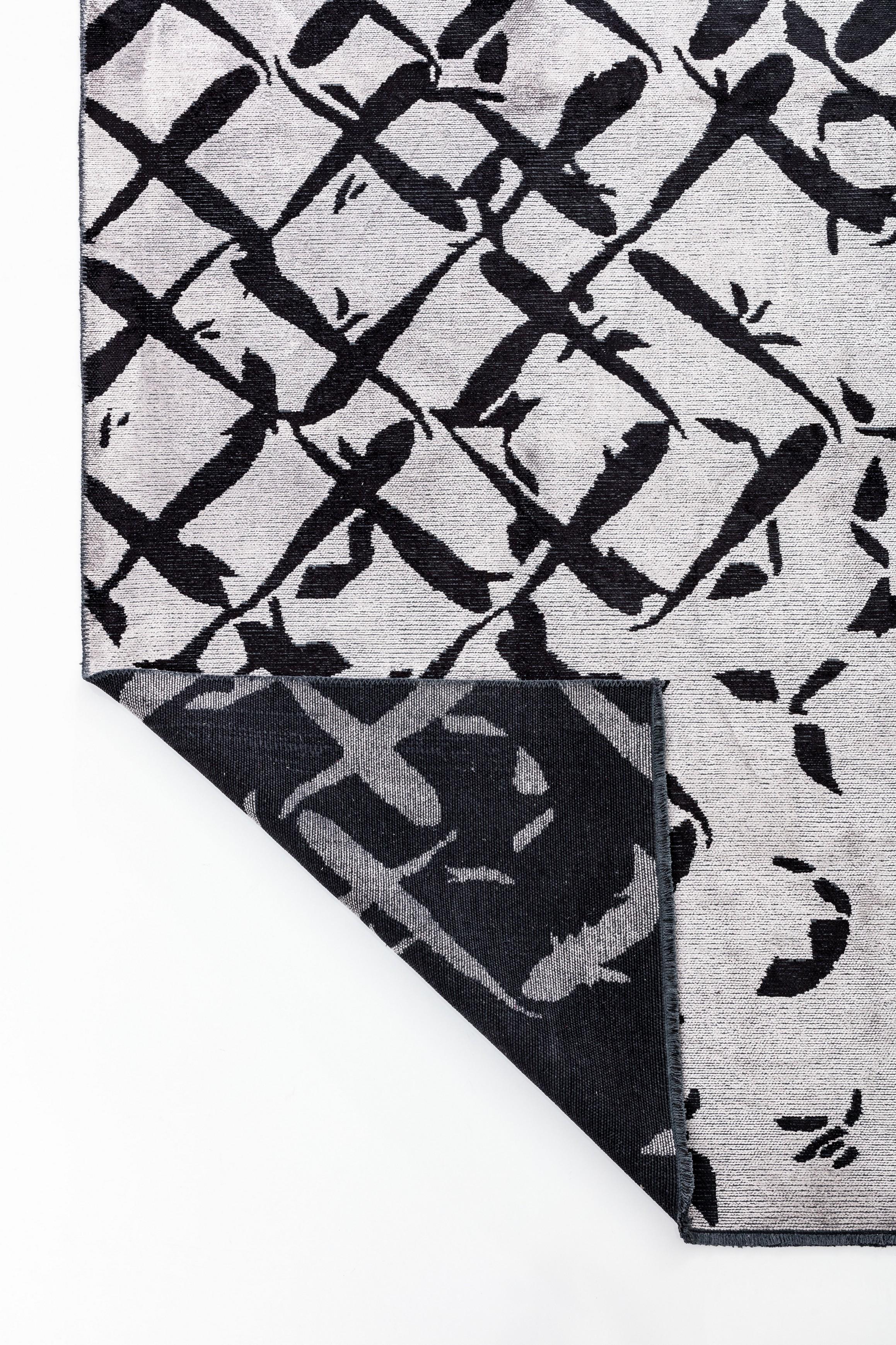For Sale:  (Gray) Modern Abstract Luxury Hand-Finished Area Rug 3