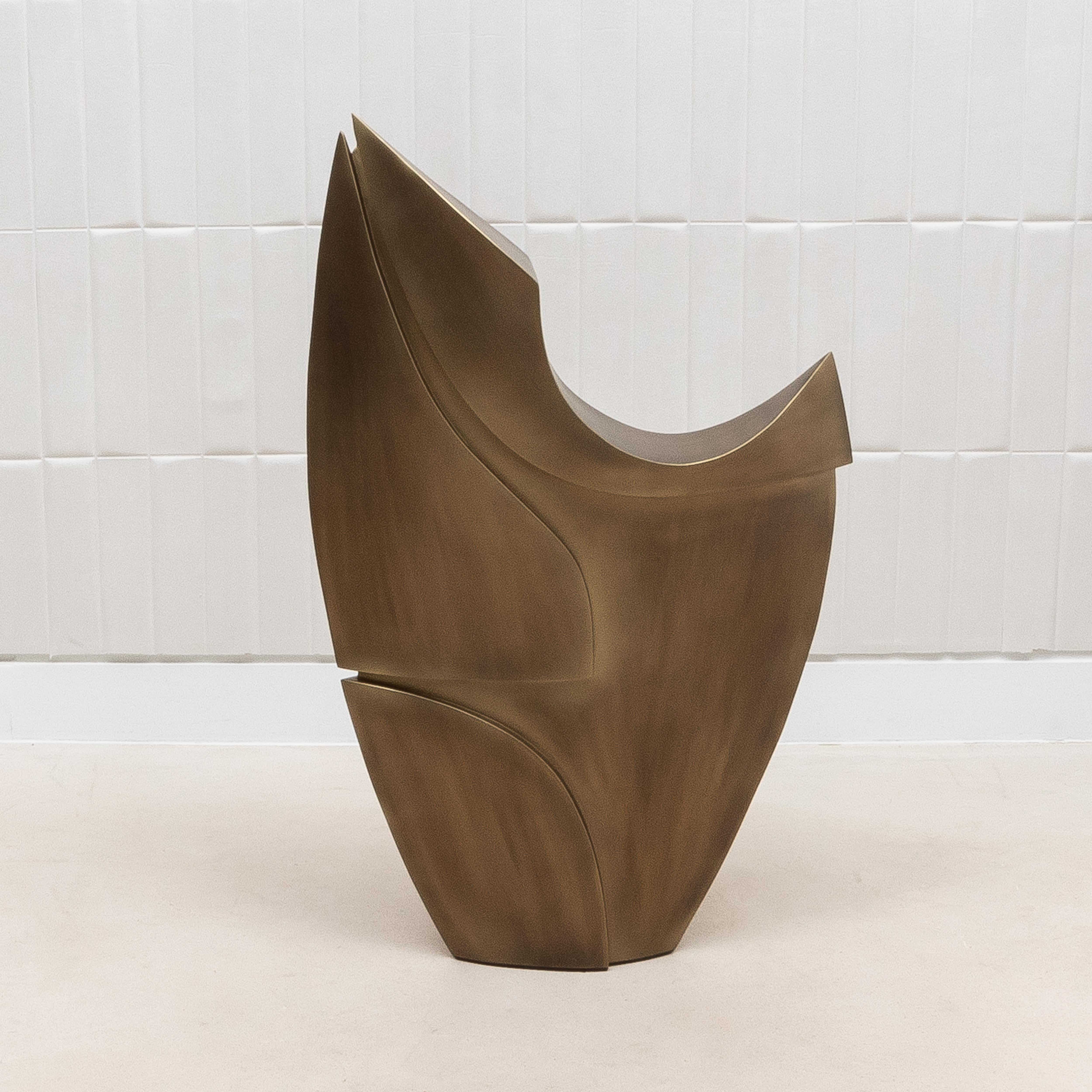 Abstrakte moderne M-Skulptur aus Bronze mit Patina-Messing von Patrick Coard Paris (21. Jahrhundert und zeitgenössisch) im Angebot