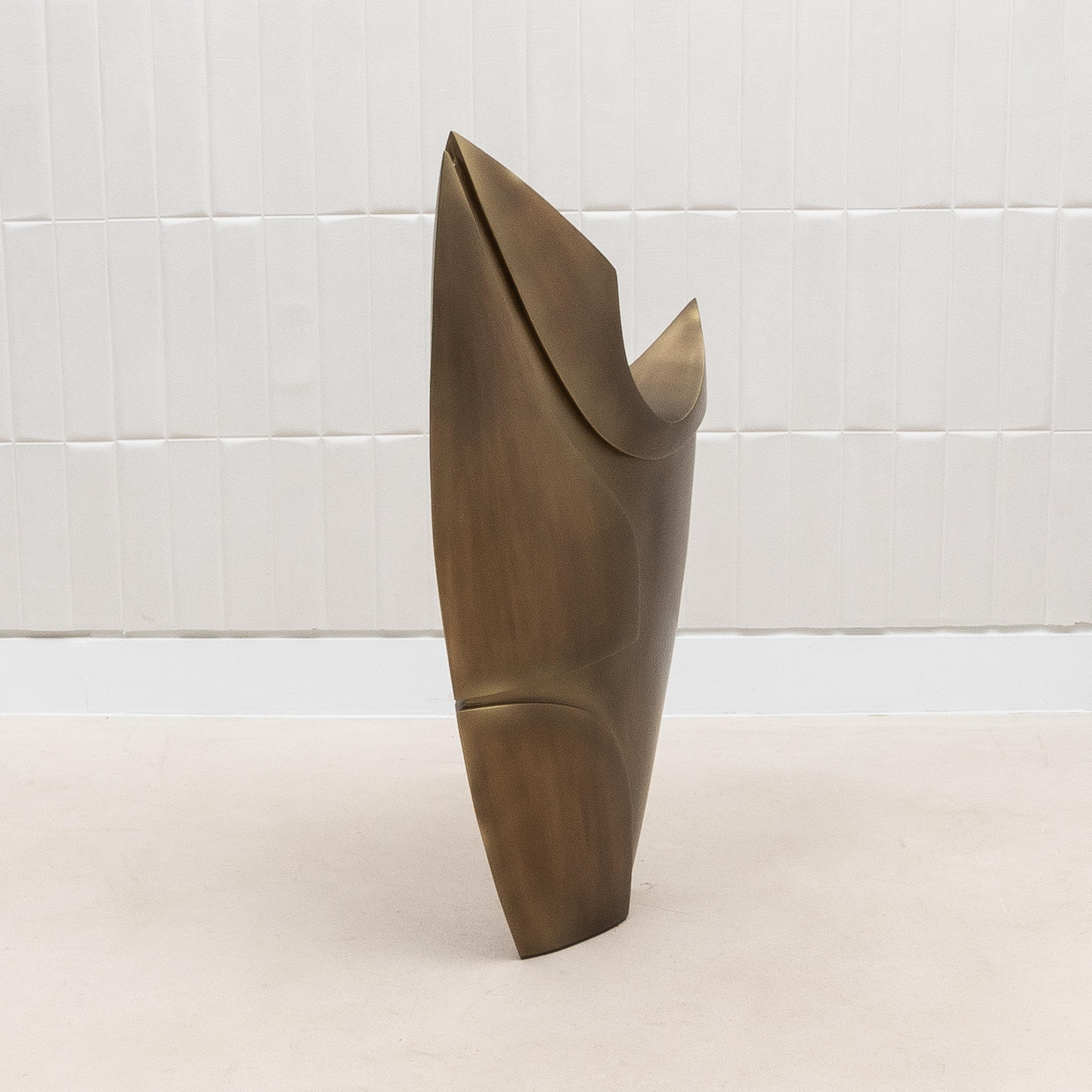 Abstrakte moderne M-Skulptur aus Bronze mit Patina-Messing von Patrick Coard Paris im Angebot 1