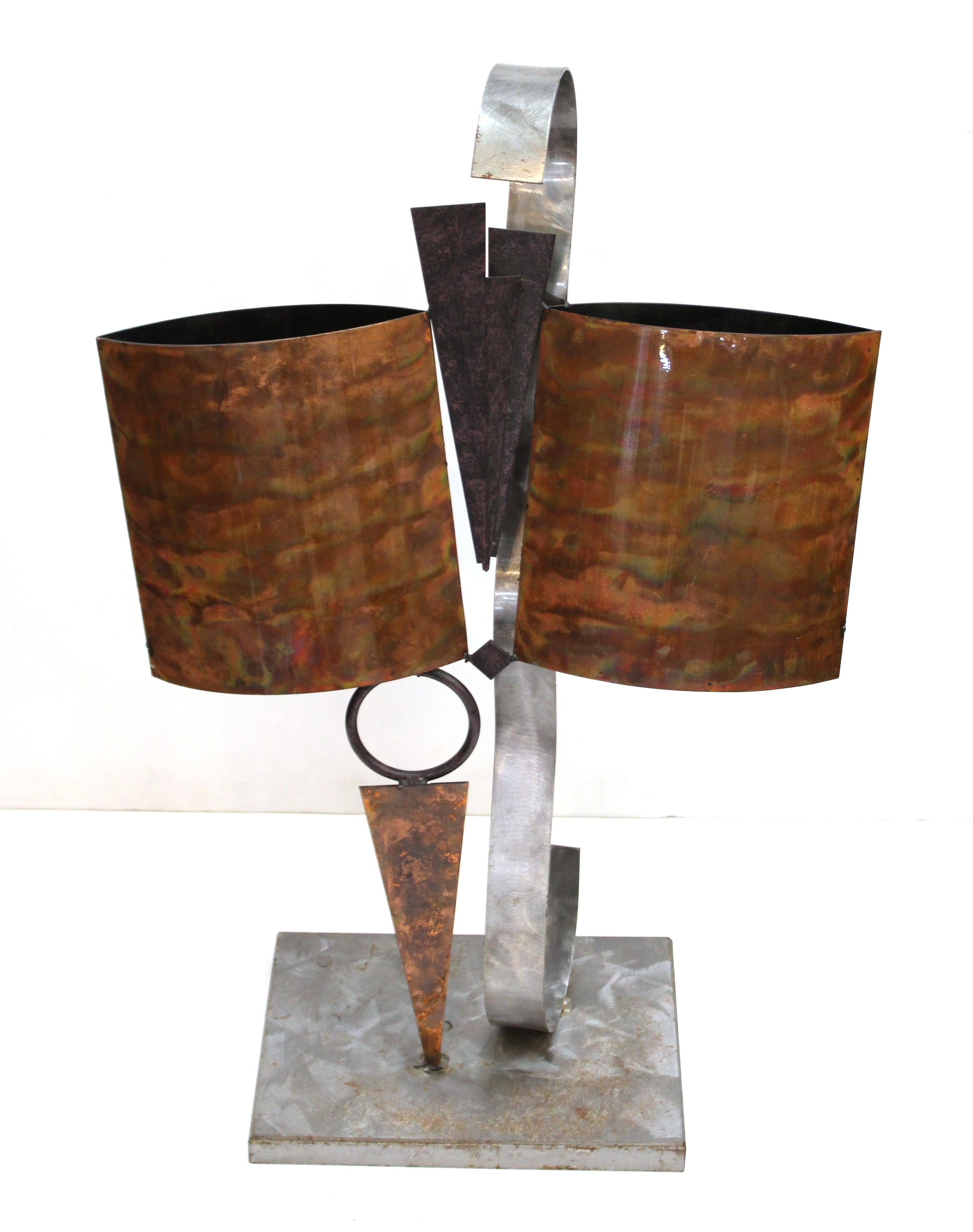 Moderne Sculpture de plateau de table moderne abstraite en métal en vente
