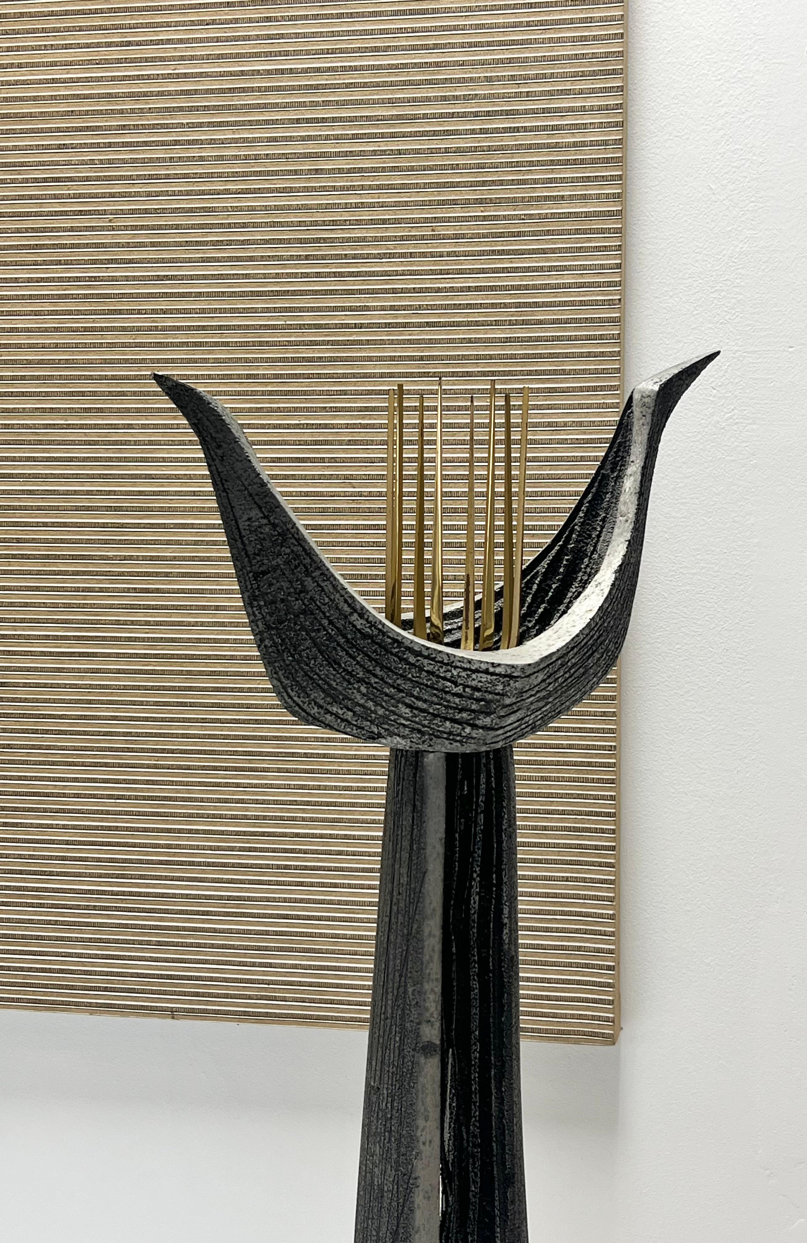 Scultura monumentale astratta moderna da pavimento in alluminio e ottone in vendita 6