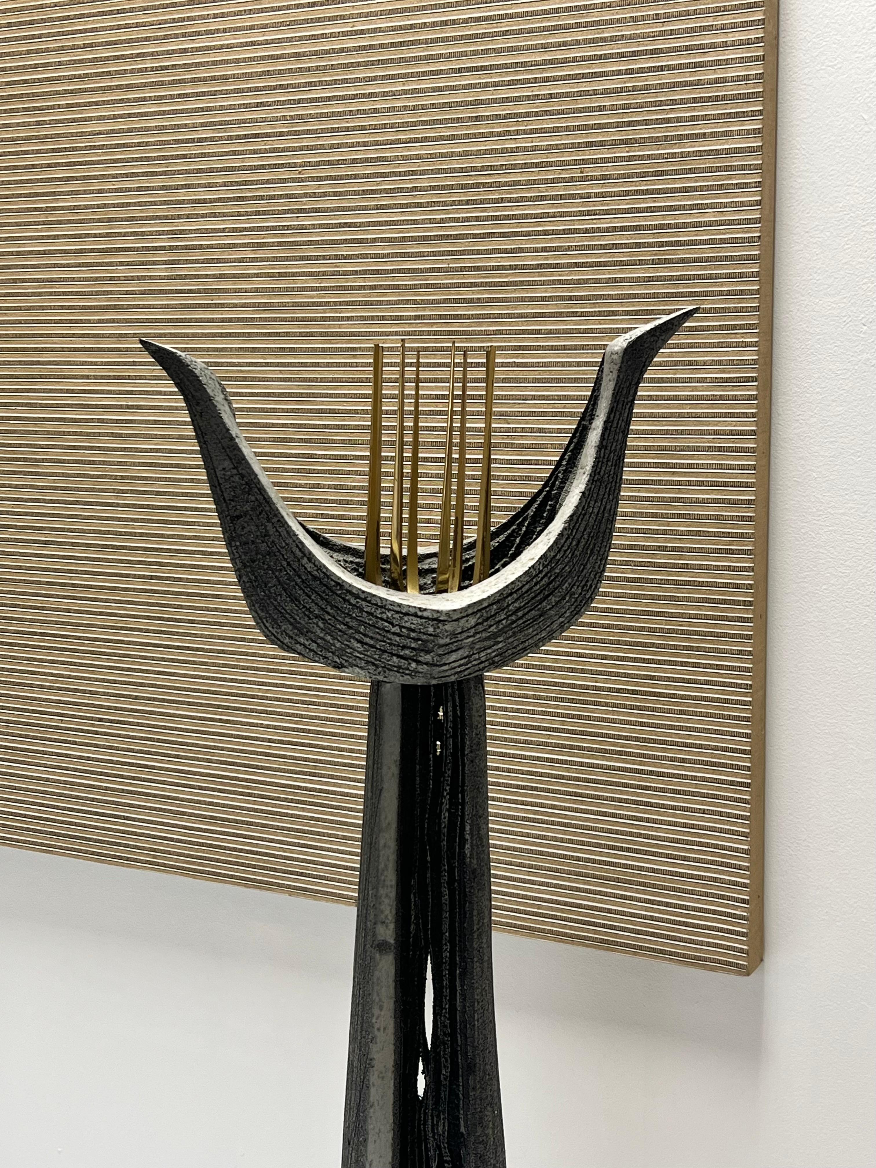 Scultura monumentale astratta moderna da pavimento in alluminio e ottone in vendita 7