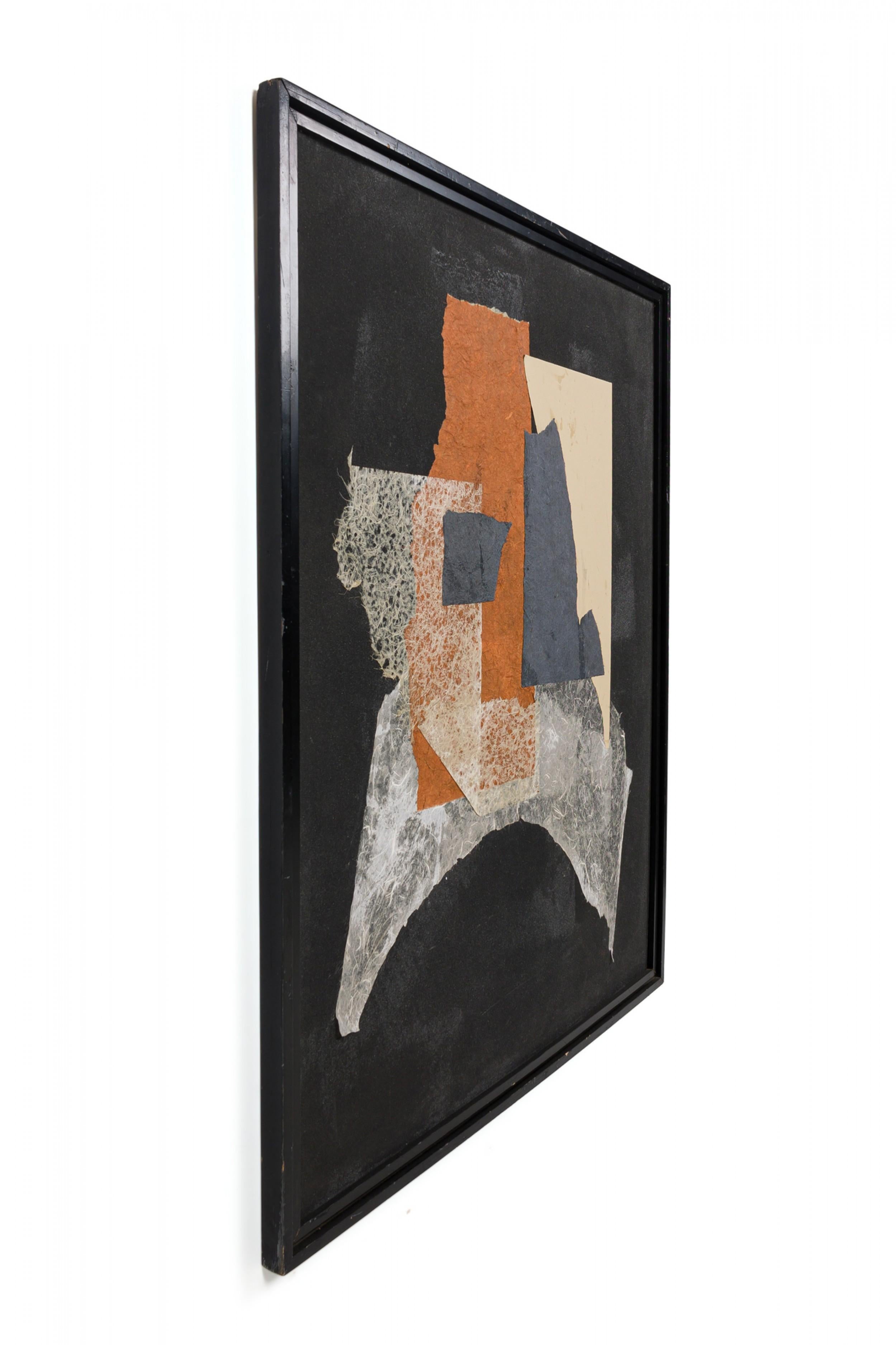 Copia di un dipinto in stile cubista moderno con fondo nero e collage giallo, grigio, bianco e marrone.

Condit: Buono; Usura coerente con l'età e l'utilizzo
