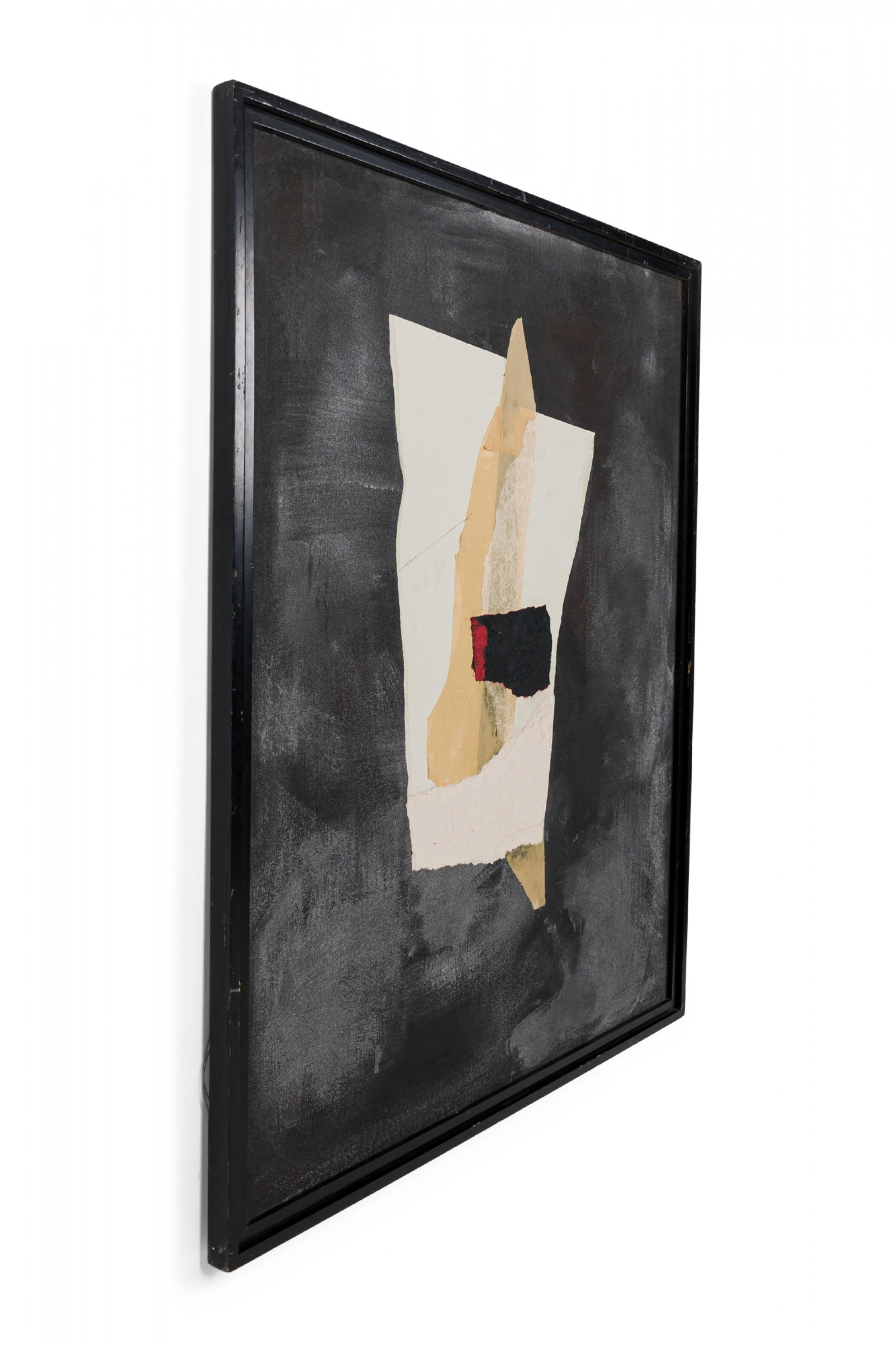 Copia di un dipinto astratto con collage in nero, bianco, beige e rosso.