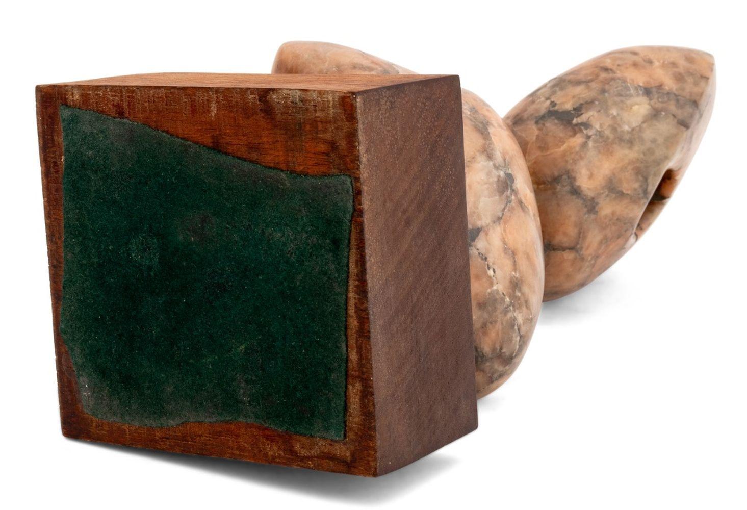 XX secolo Scultura moderna astratta in pietra di alabastro rosa in vendita