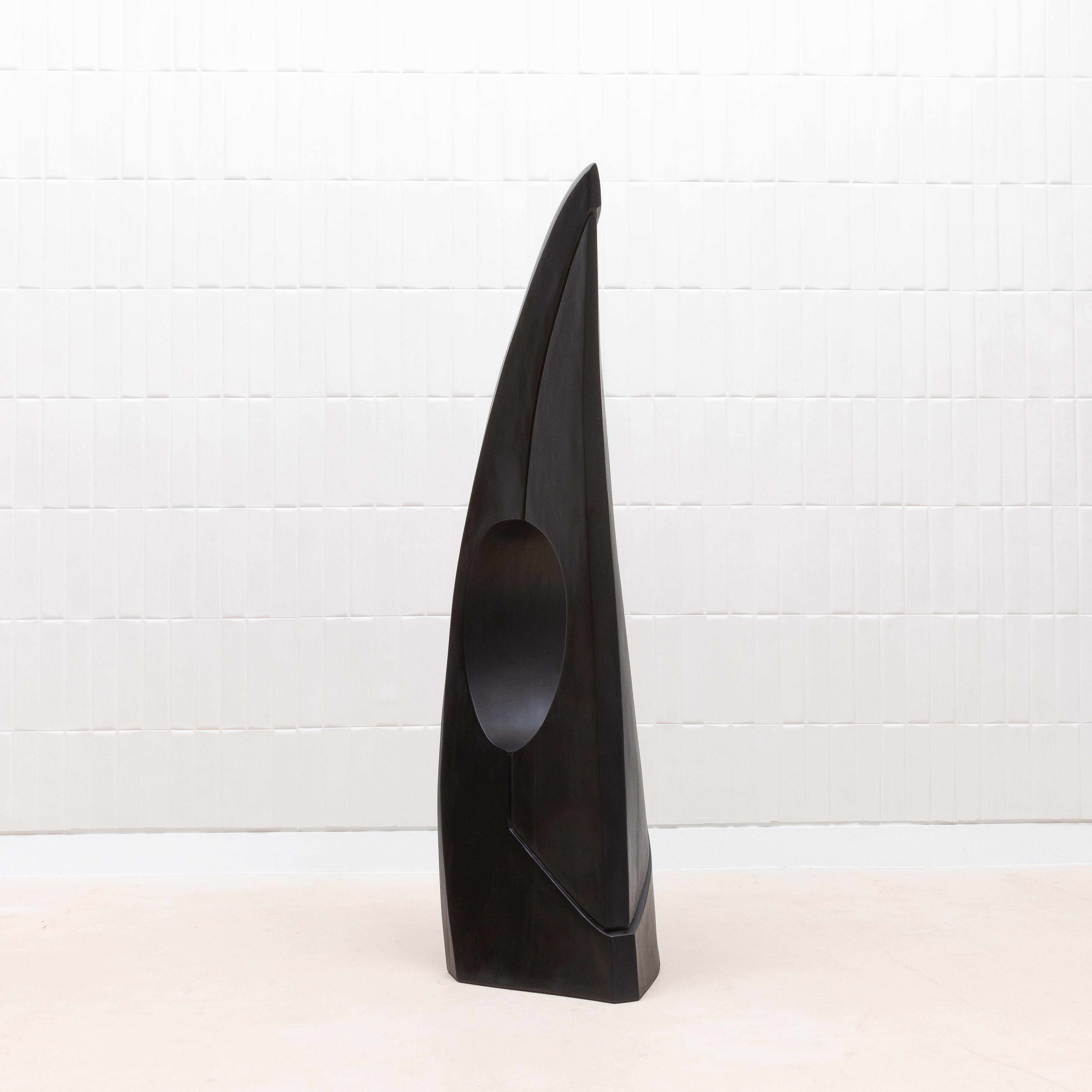 Filippino Scultura moderna astratta XL in Oak nero di Patrick Coard Paris in vendita