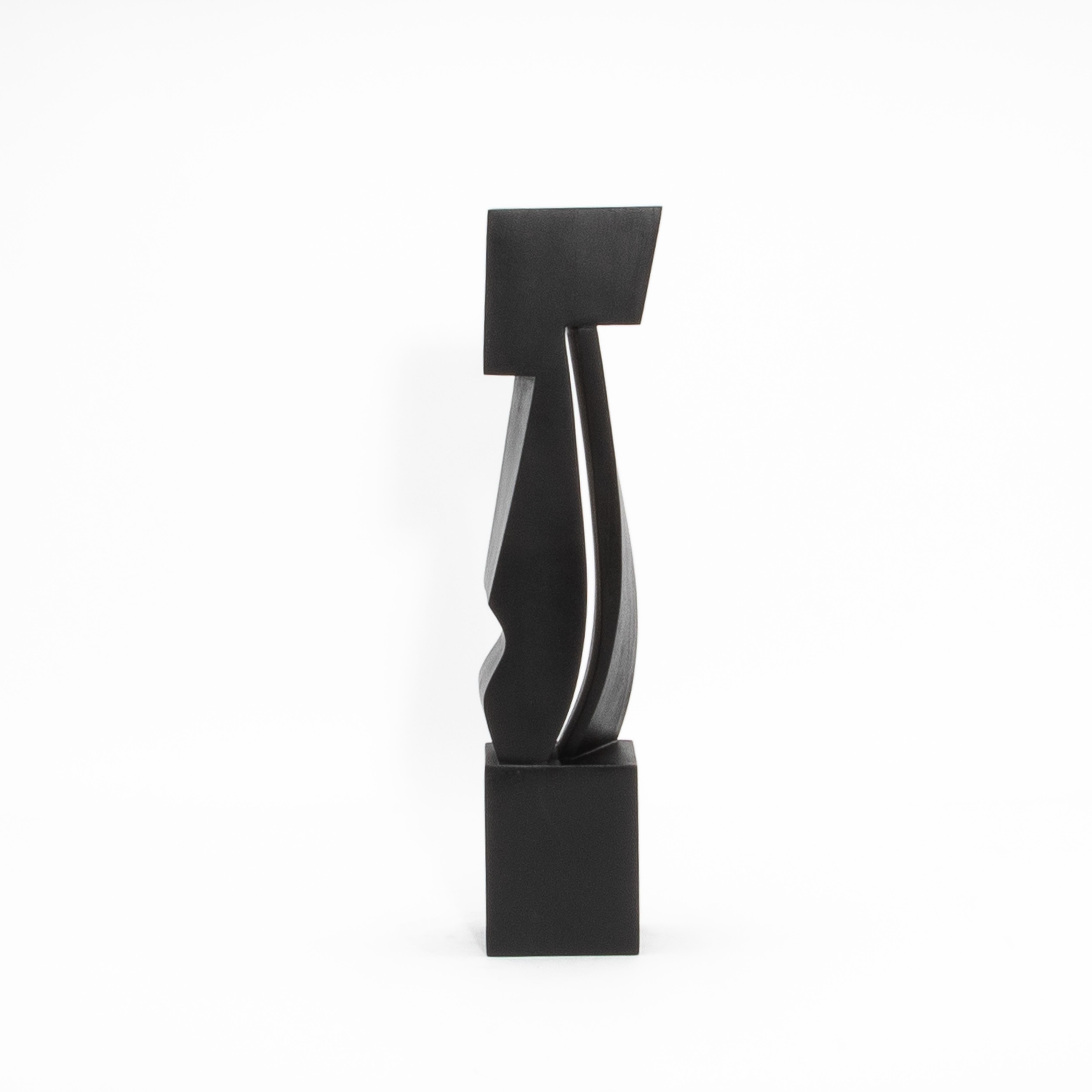 Fatto a mano Scultura astratta moderna in Oak nero di Patrick Coard Paris in vendita
