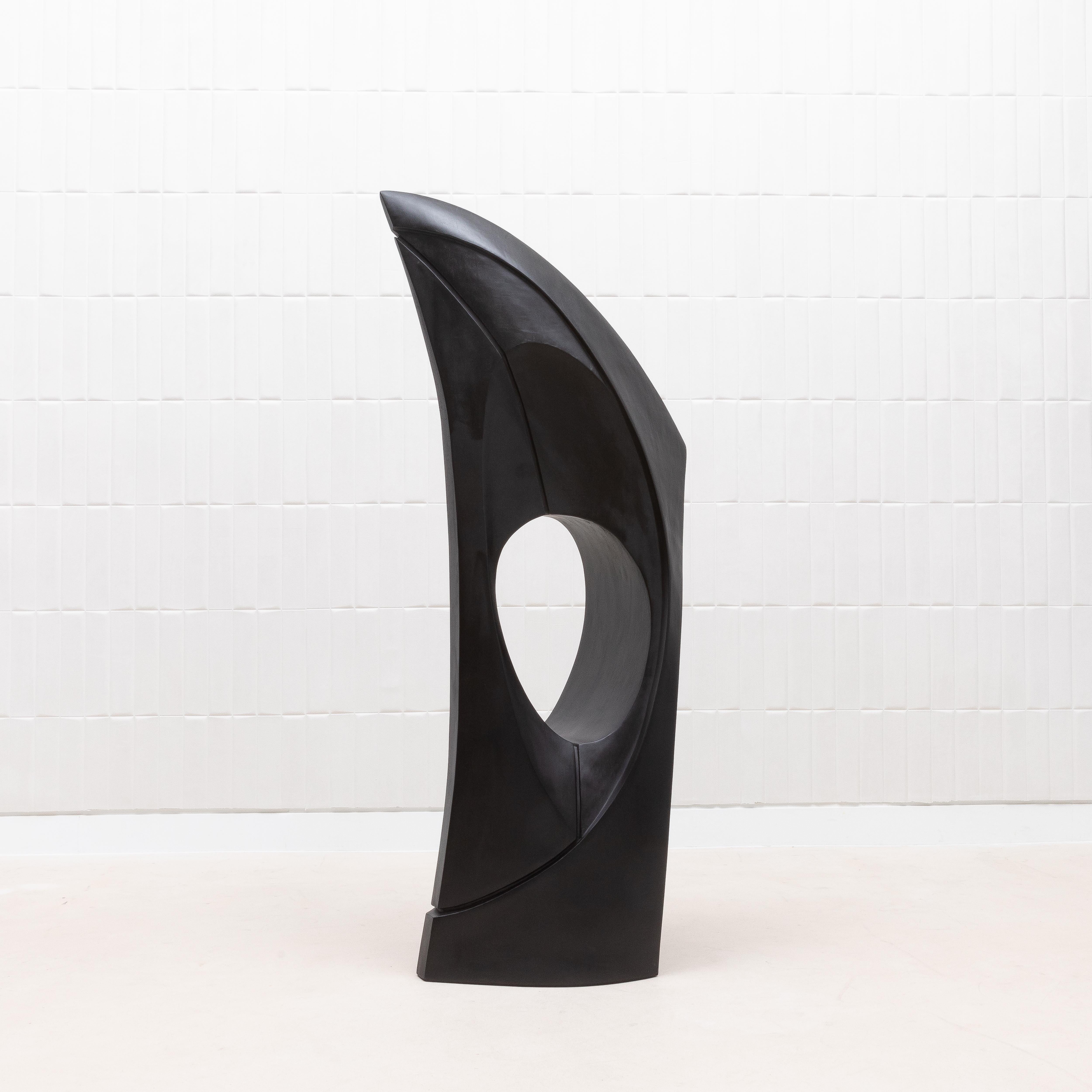 XXI secolo e contemporaneo Scultura moderna astratta XL in Oak nero di Patrick Coard Paris in vendita