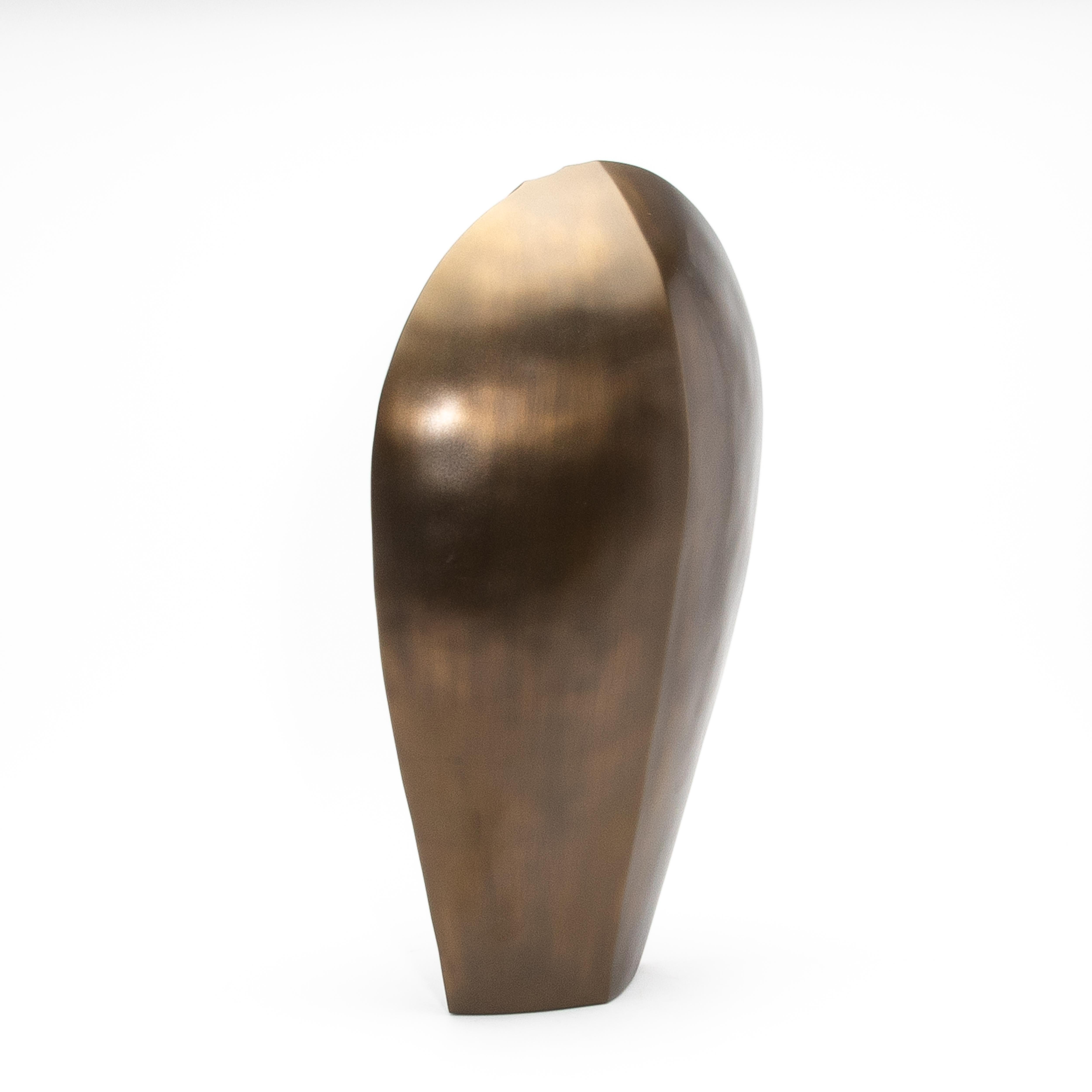 Moderno Scultura astratta moderna in ottone patinato bronzo di Patrick Coard Paris in vendita