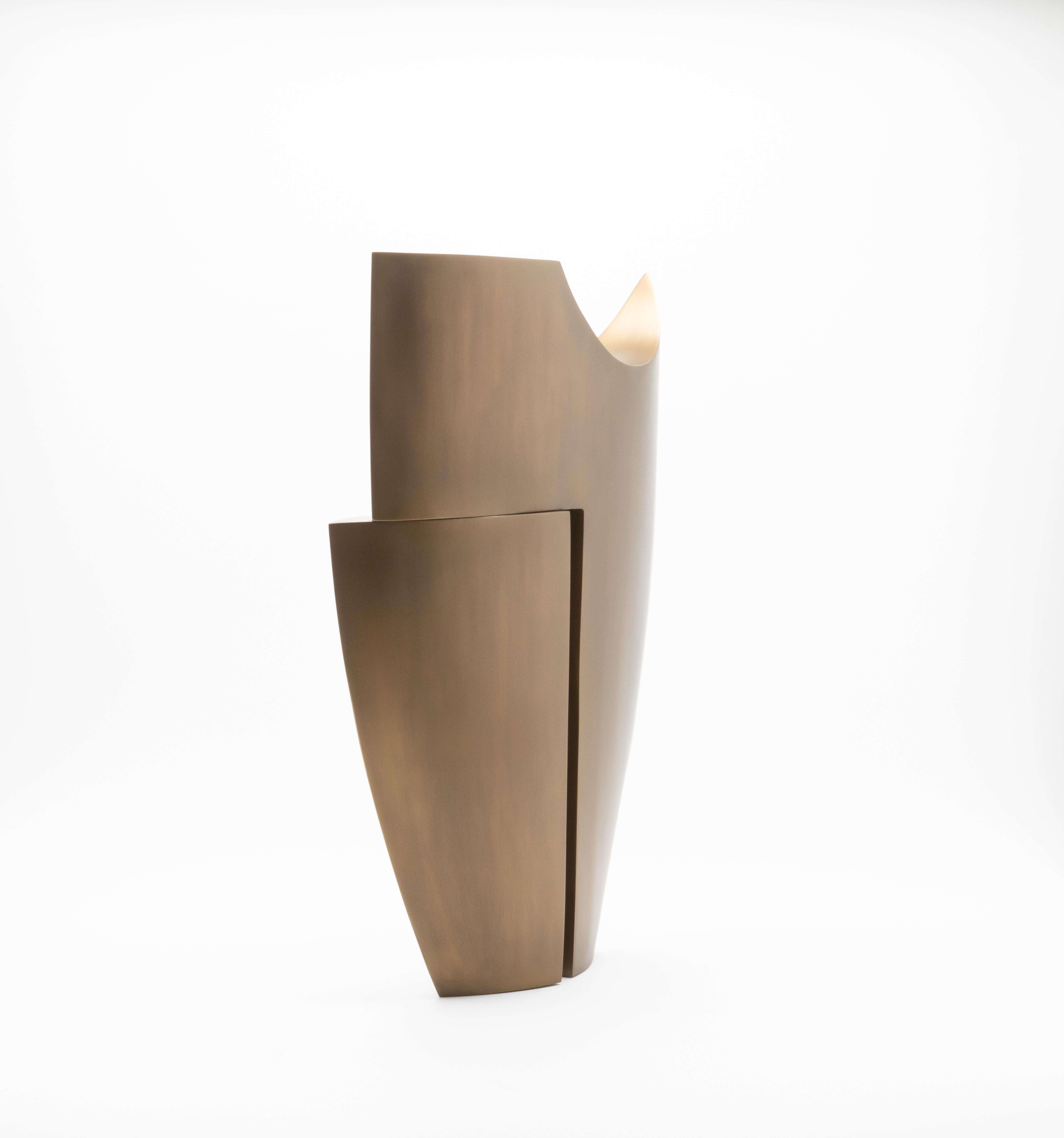Fatto a mano Scultura astratta moderna in ottone patinato bronzo di Patrick Coard Paris in vendita